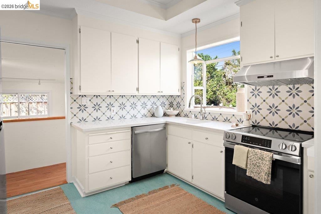 Detail Gallery Image 18 of 60 For 737 Dartshire Way, Sunnyvale,  CA 94087 - 3 Beds | 2 Baths