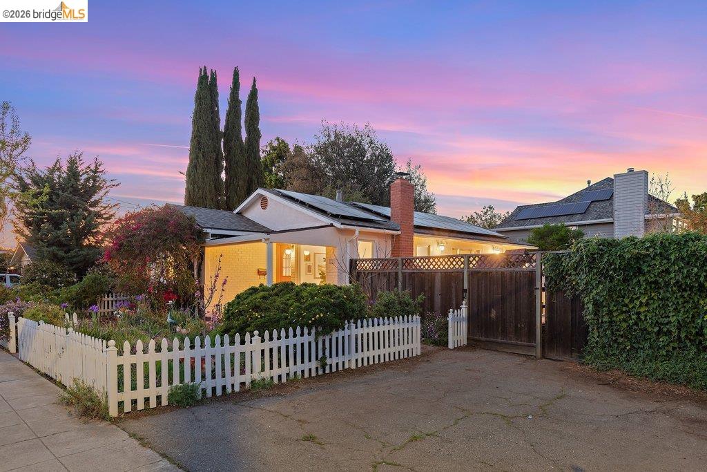 Detail Gallery Image 3 of 60 For 737 Dartshire Way, Sunnyvale,  CA 94087 - 3 Beds | 2 Baths