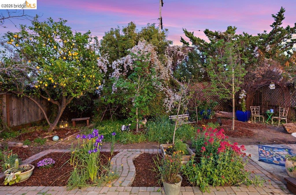 Detail Gallery Image 24 of 39 For 737 Dartshire Way, Sunnyvale,  CA 94087 - 3 Beds | 2 Baths