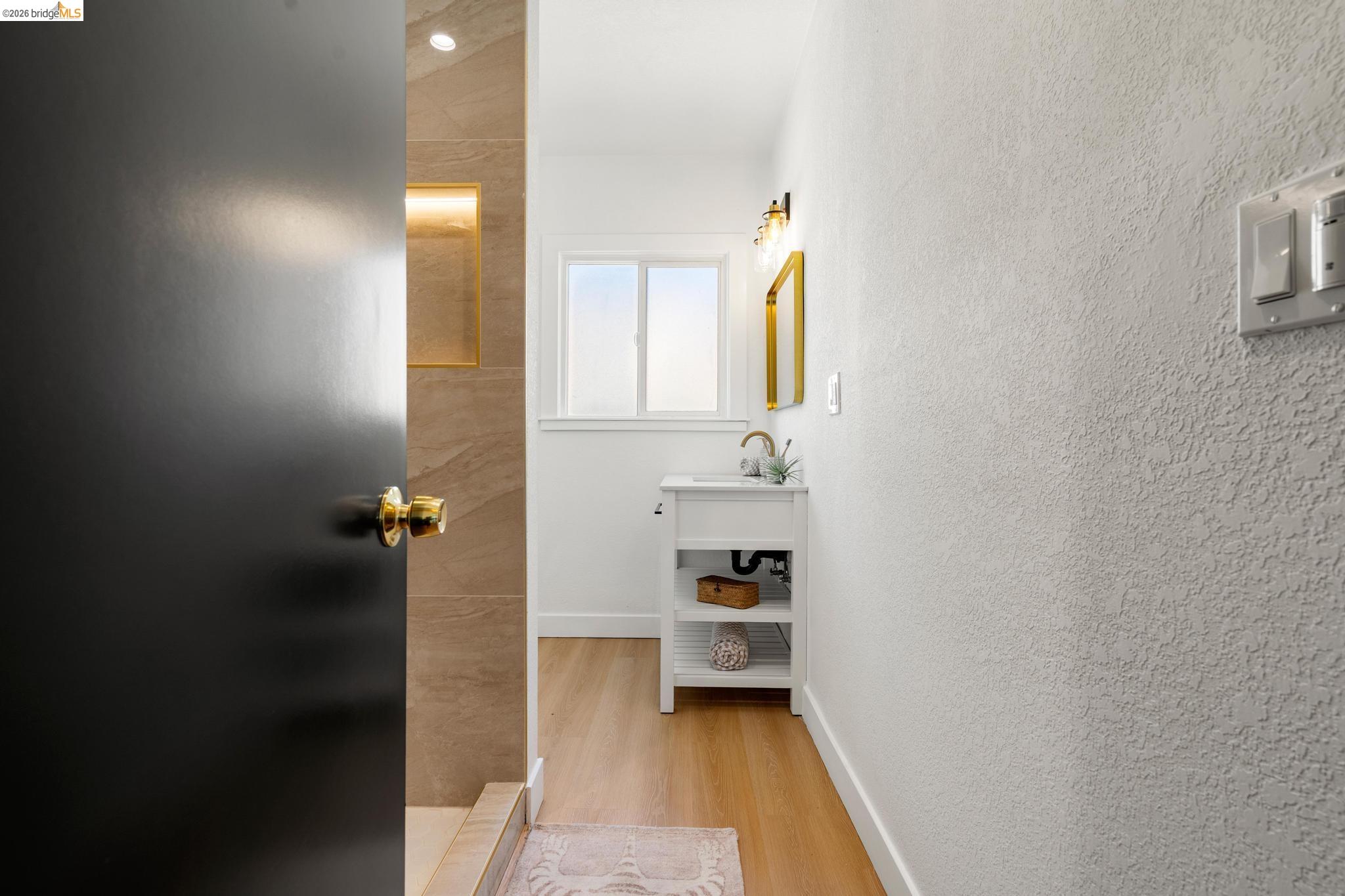 Detail Gallery Image 20 of 60 For 2100 69th Ave, Oakland,  CA 94621 - 4 Beds | 2 Baths