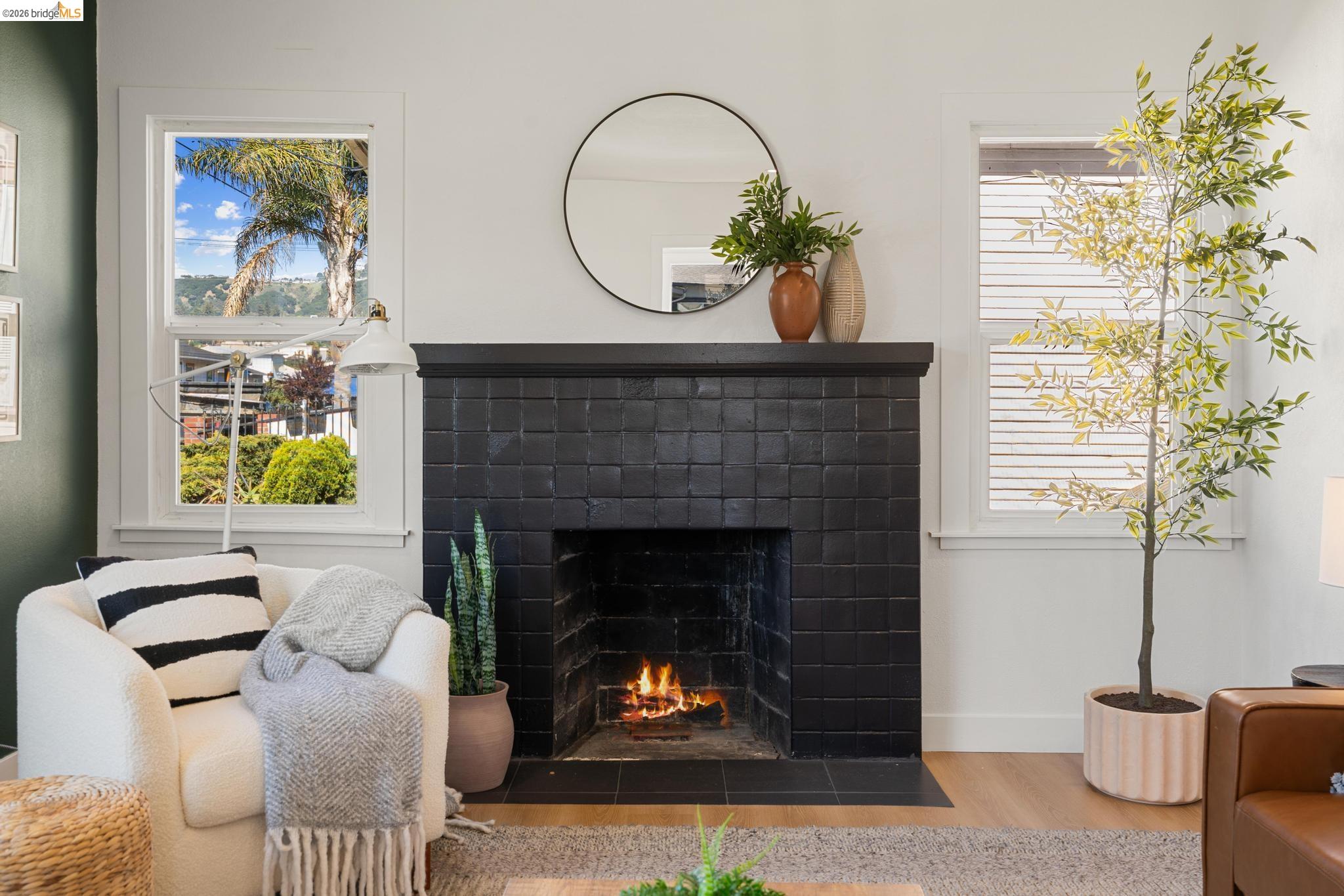 Detail Gallery Image 3 of 60 For 2100 69th Ave, Oakland,  CA 94621 - 4 Beds | 2 Baths