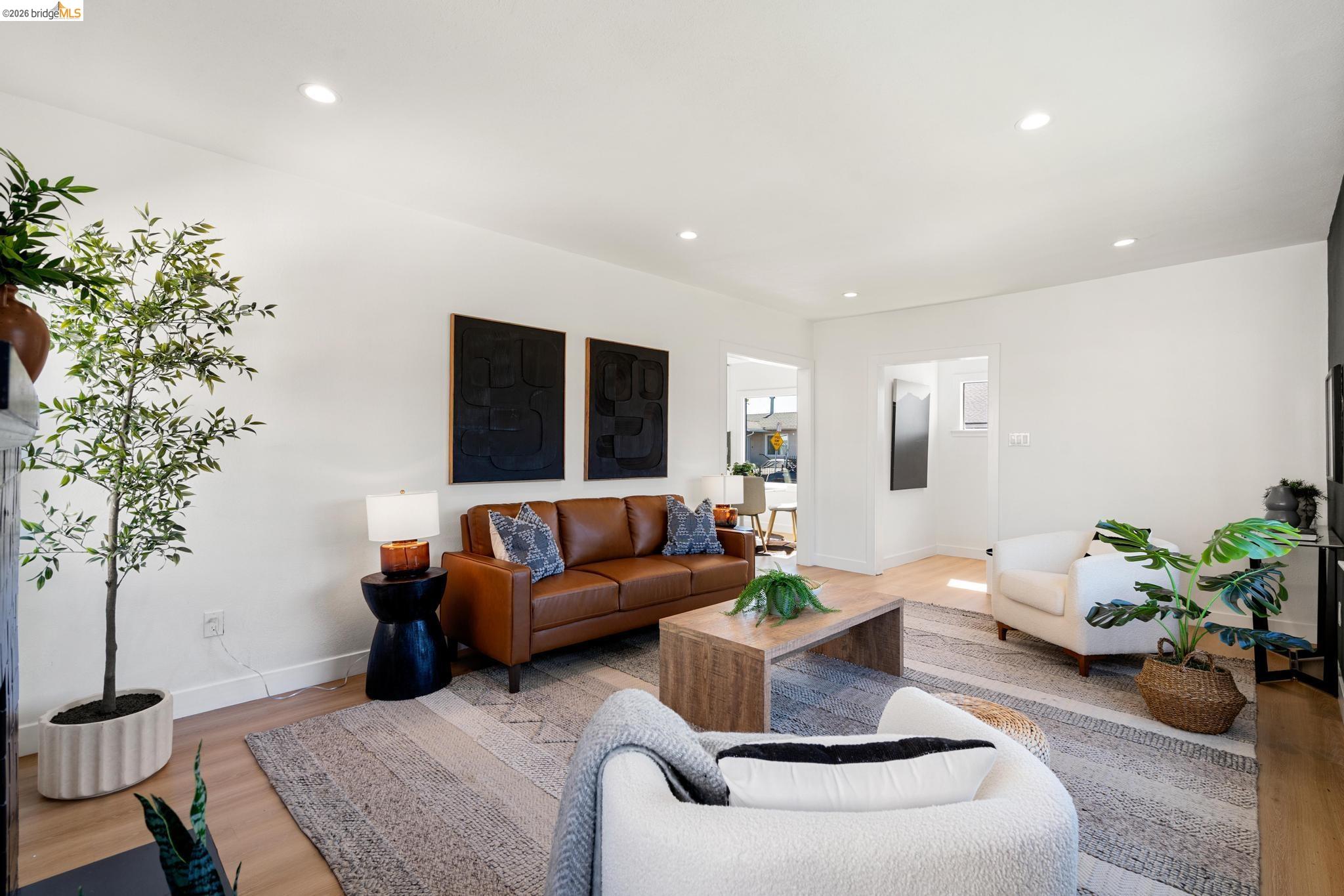 Detail Gallery Image 21 of 60 For 2100 69th Ave, Oakland,  CA 94621 - 4 Beds | 2 Baths