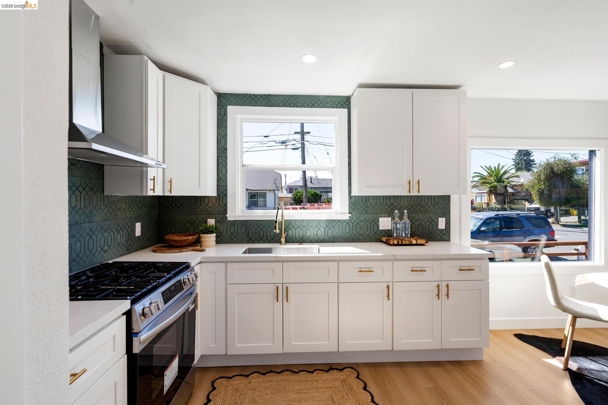 Detail Gallery Image 29 of 60 For 2100 69th Ave, Oakland,  CA 94621 - 4 Beds | 2 Baths