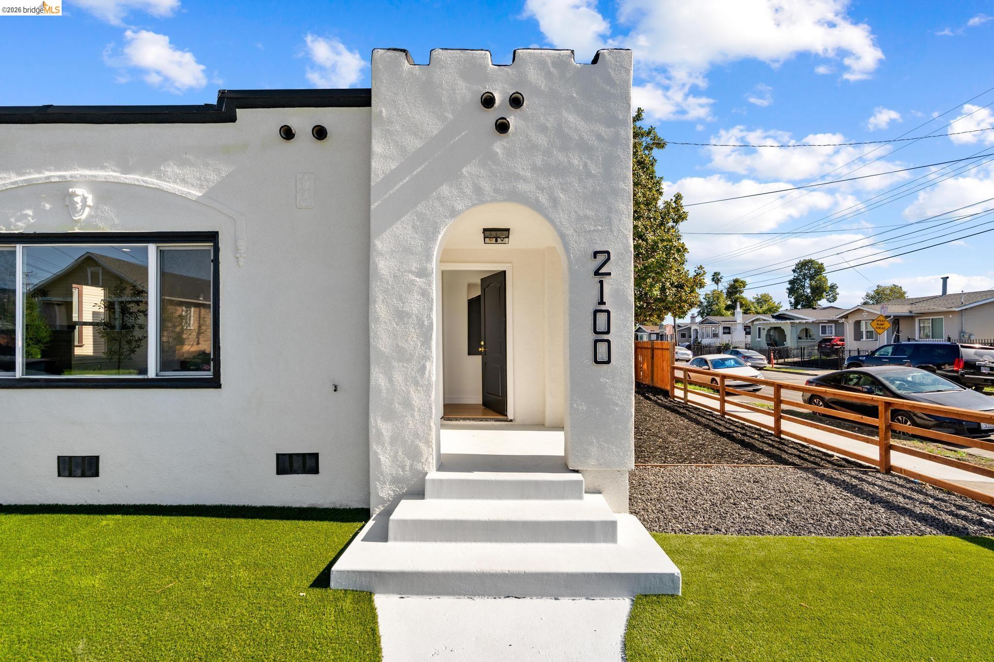 Detail Gallery Image 35 of 60 For 2100 69th Ave, Oakland,  CA 94621 - 4 Beds | 2 Baths