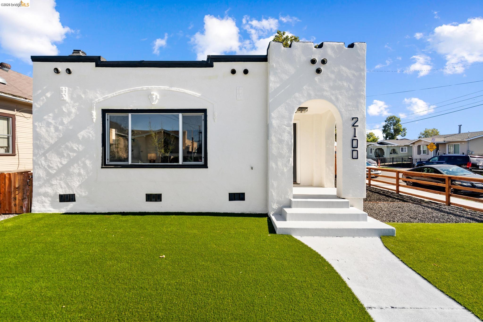 Detail Gallery Image 36 of 60 For 2100 69th Ave, Oakland,  CA 94621 - 4 Beds | 2 Baths