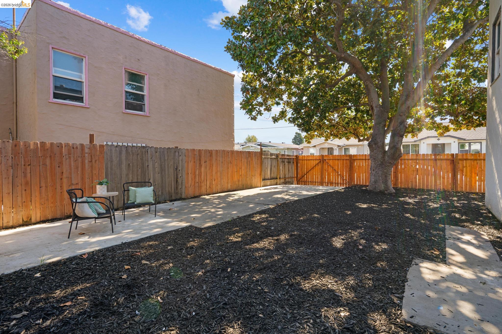 Detail Gallery Image 40 of 60 For 2100 69th Ave, Oakland,  CA 94621 - 4 Beds | 2 Baths