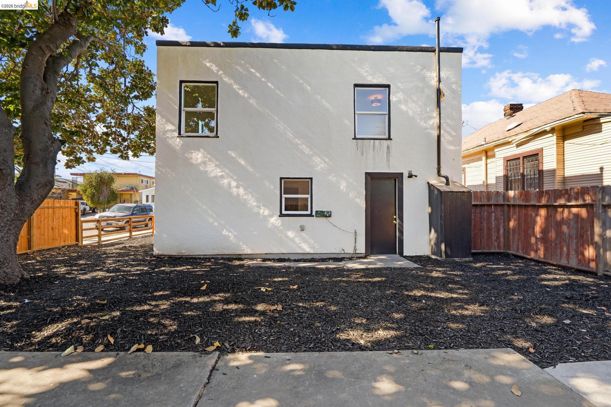 Detail Gallery Image 50 of 60 For 2100 69th Ave, Oakland,  CA 94621 - 4 Beds | 2 Baths