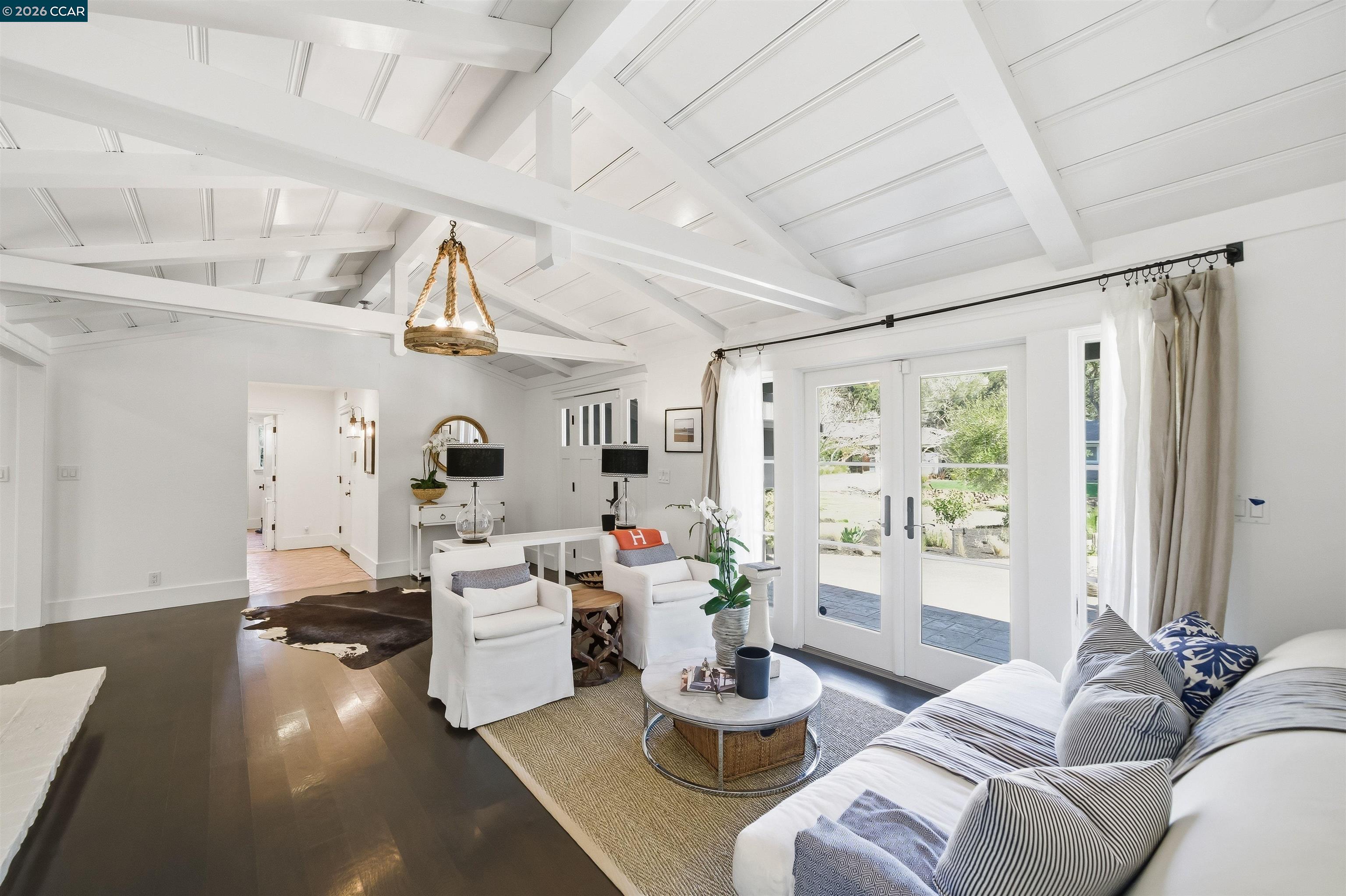 Detail Gallery Image 14 of 54 For 12 La Sombra Ct, Orinda,  CA 94563 - 4 Beds | 2/1 Baths