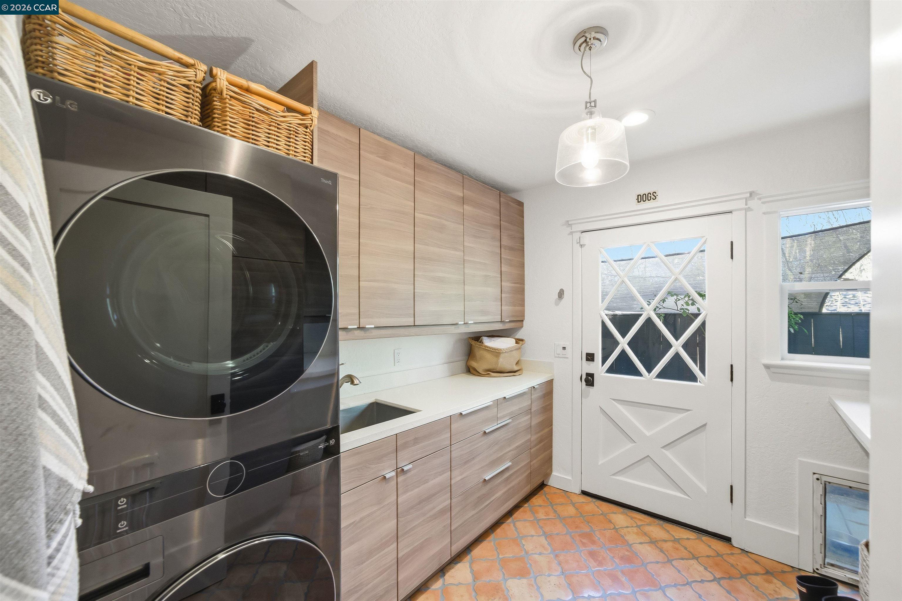 Detail Gallery Image 33 of 54 For 12 La Sombra Ct, Orinda,  CA 94563 - 4 Beds | 2/1 Baths