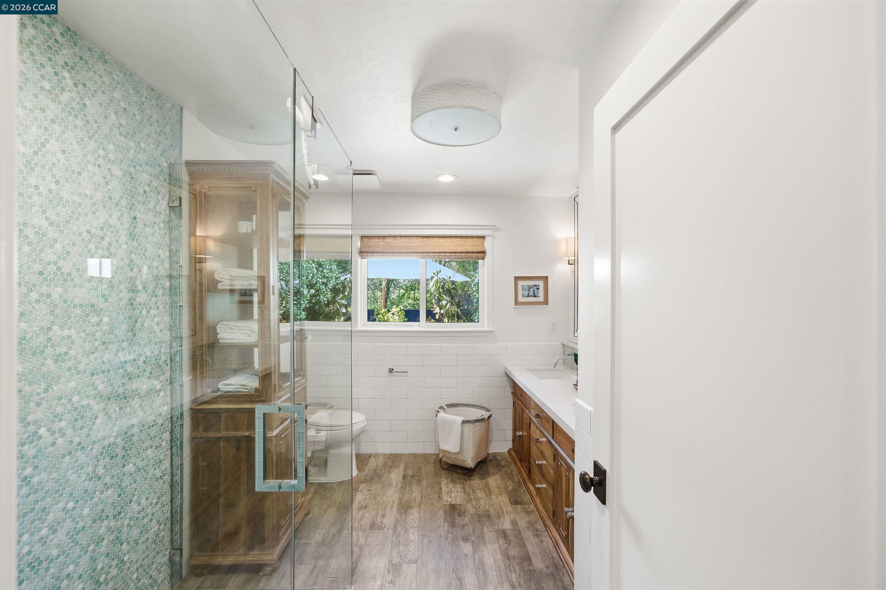 Detail Gallery Image 37 of 54 For 12 La Sombra Ct, Orinda,  CA 94563 - 4 Beds | 2/1 Baths