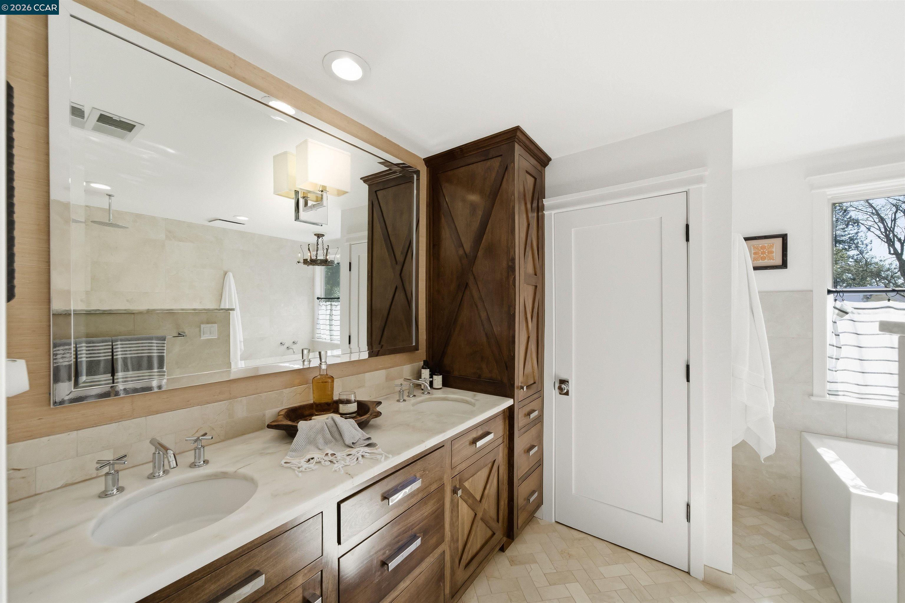 Detail Gallery Image 42 of 54 For 12 La Sombra Ct, Orinda,  CA 94563 - 4 Beds | 2/1 Baths