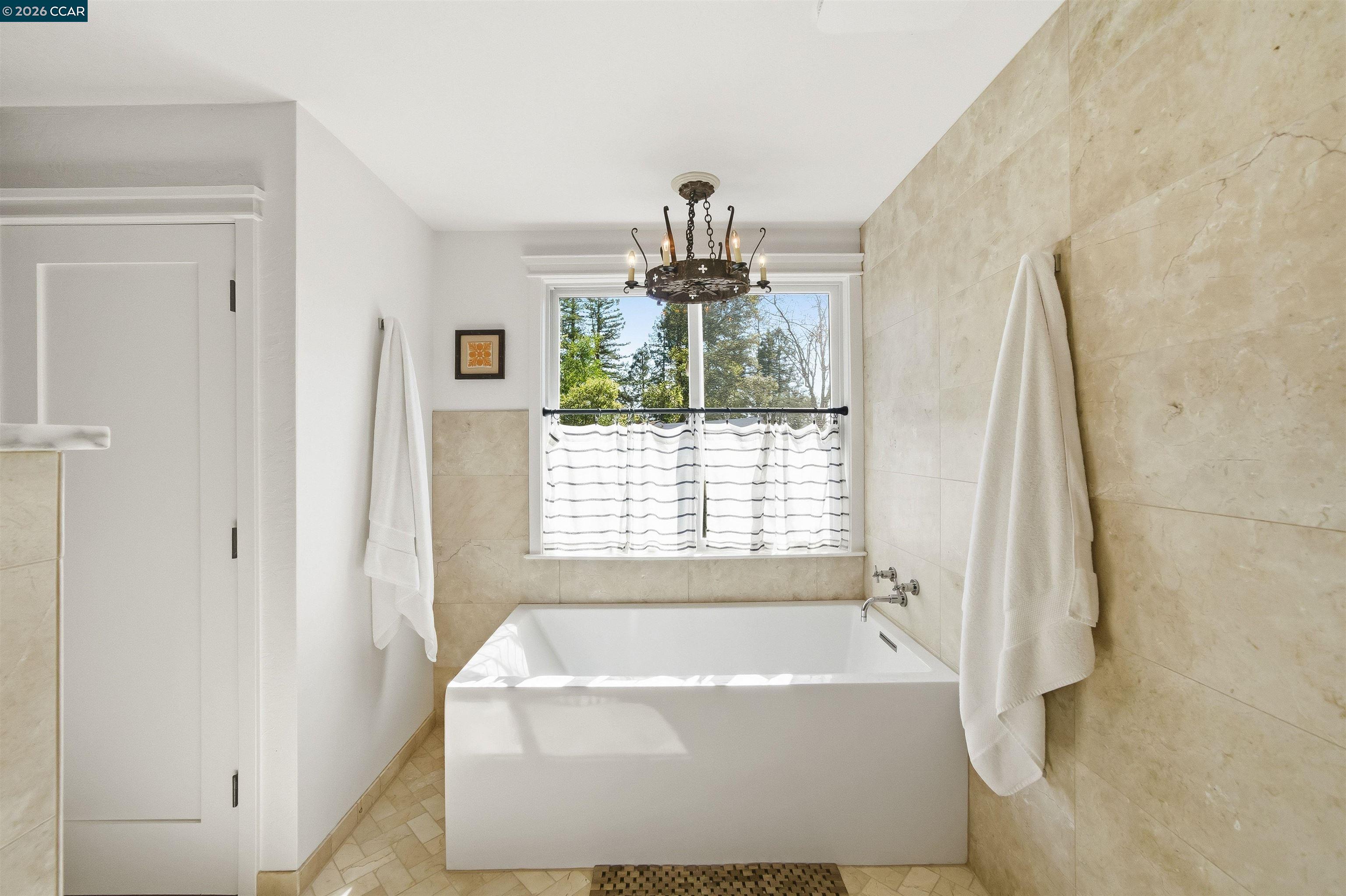 Detail Gallery Image 45 of 54 For 12 La Sombra Ct, Orinda,  CA 94563 - 4 Beds | 2/1 Baths