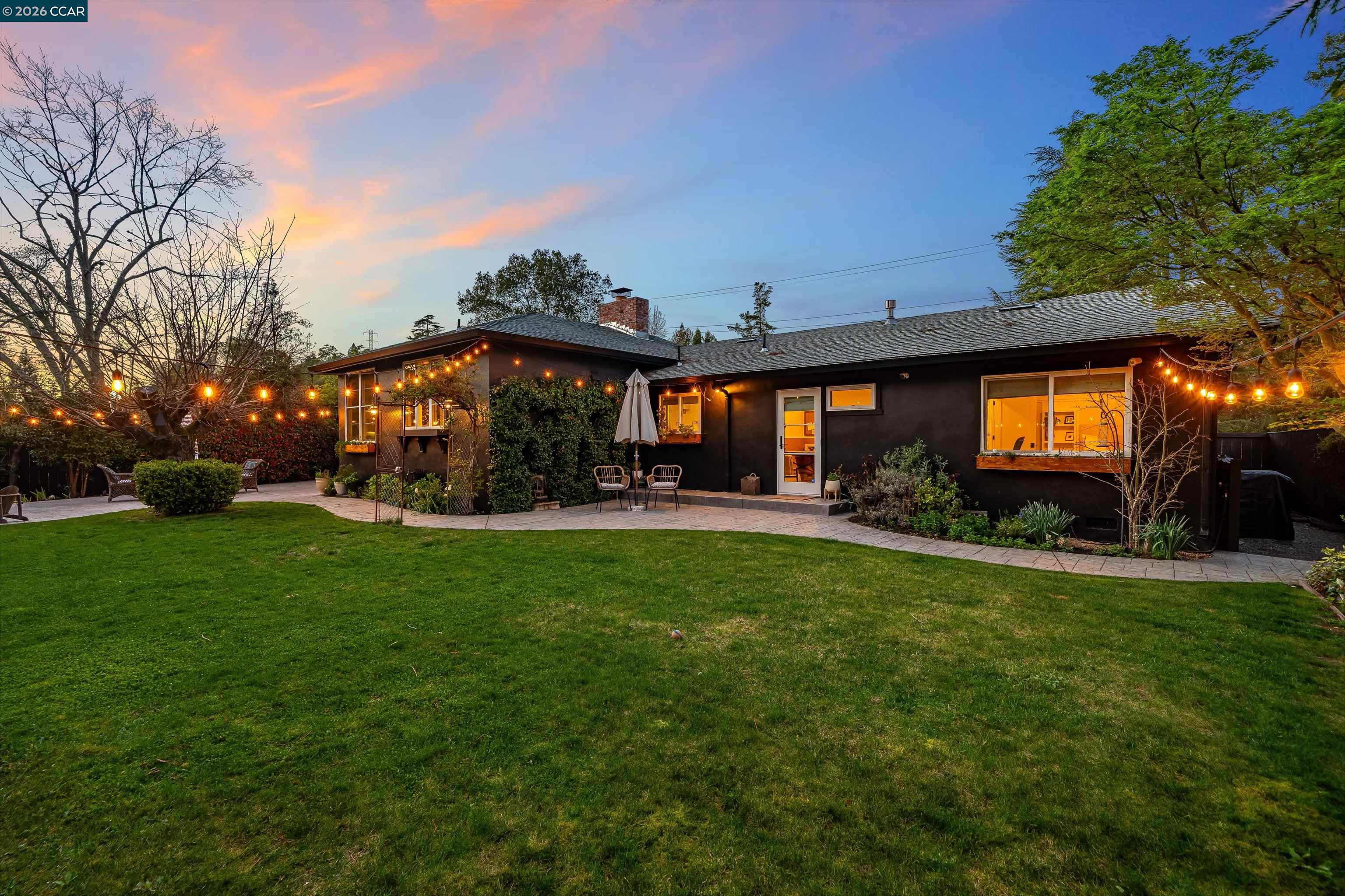 Detail Gallery Image 6 of 54 For 12 La Sombra Ct, Orinda,  CA 94563 - 4 Beds | 2/1 Baths