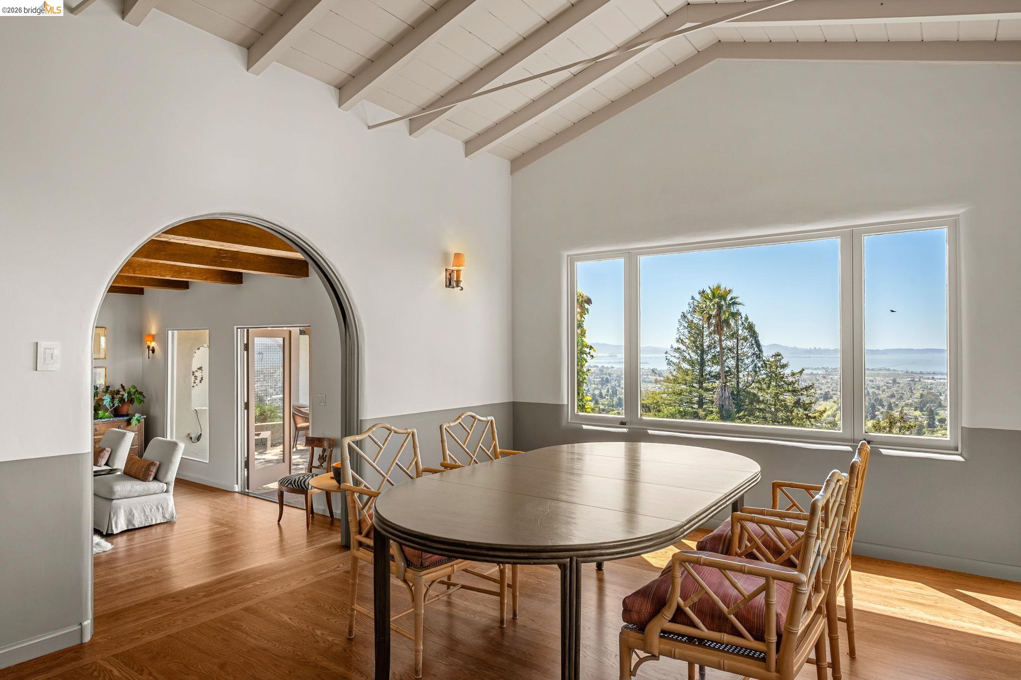 Detail Gallery Image 14 of 57 For 1004 Cragmont Avenue, Berkeley,  CA 94708-1412 - 3 Beds | 2 Baths