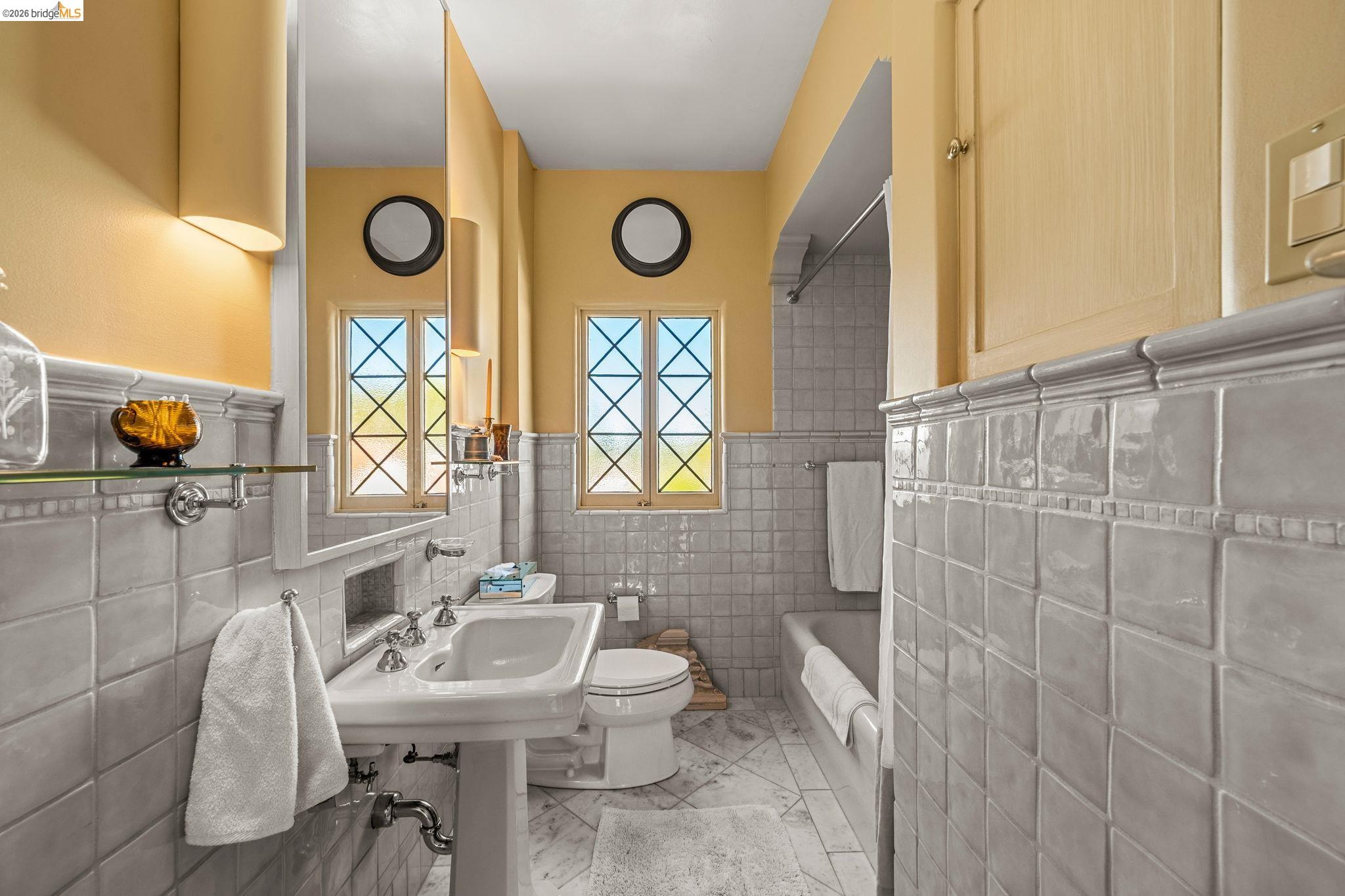 Detail Gallery Image 31 of 57 For 1004 Cragmont Avenue, Berkeley,  CA 94708-1412 - 3 Beds | 2 Baths