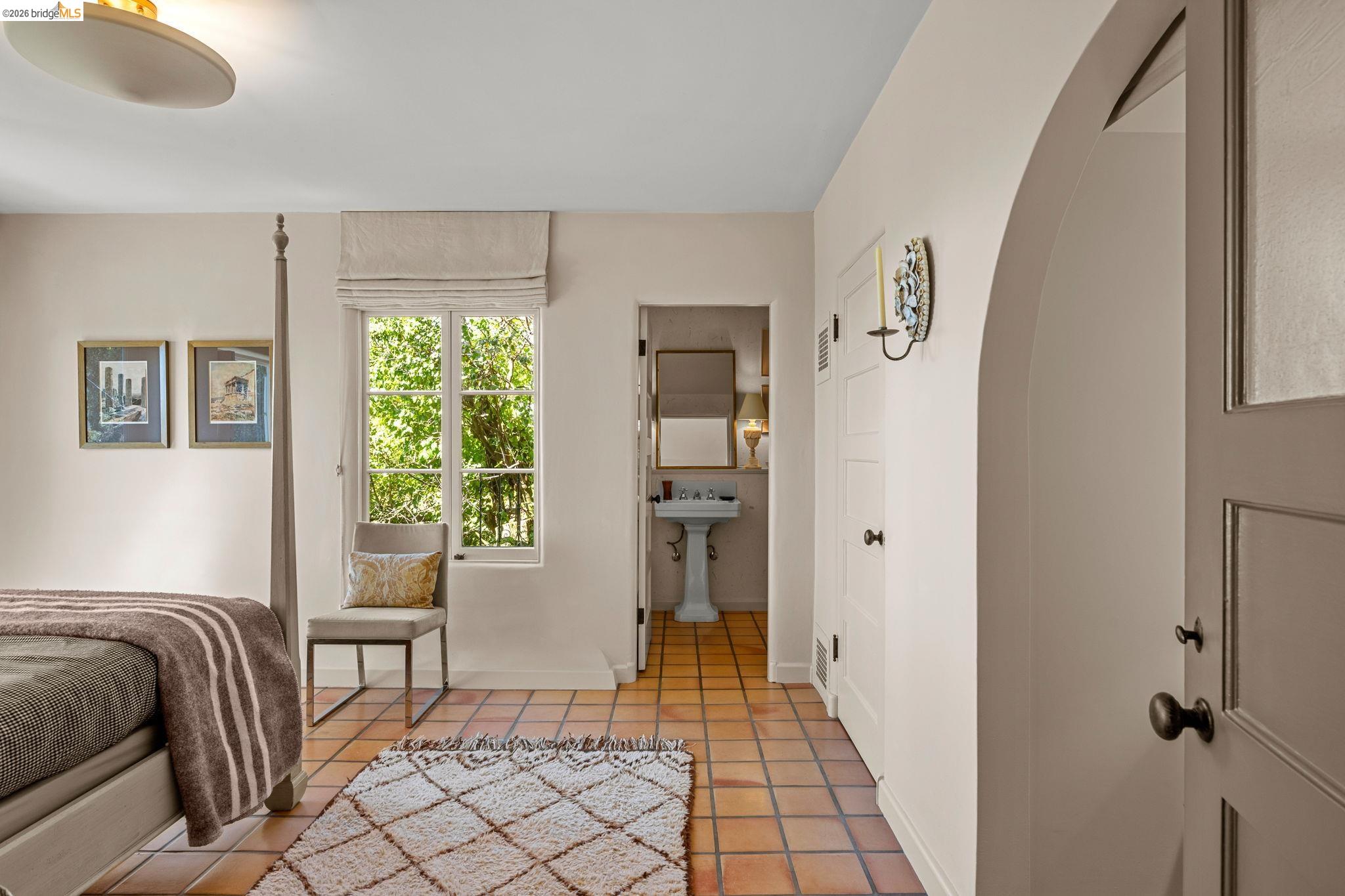 Detail Gallery Image 33 of 57 For 1004 Cragmont Avenue, Berkeley,  CA 94708-1412 - 3 Beds | 2 Baths