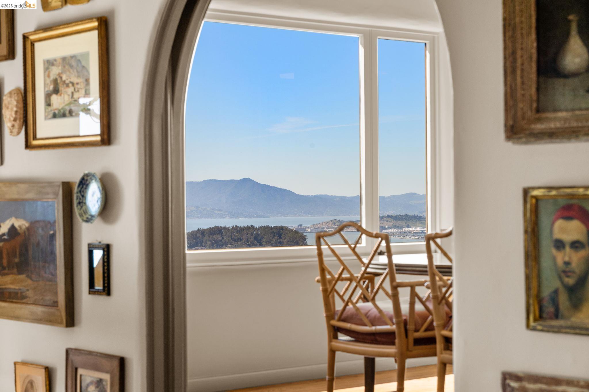Detail Gallery Image 38 of 57 For 1004 Cragmont Avenue, Berkeley,  CA 94708-1412 - 3 Beds | 2 Baths