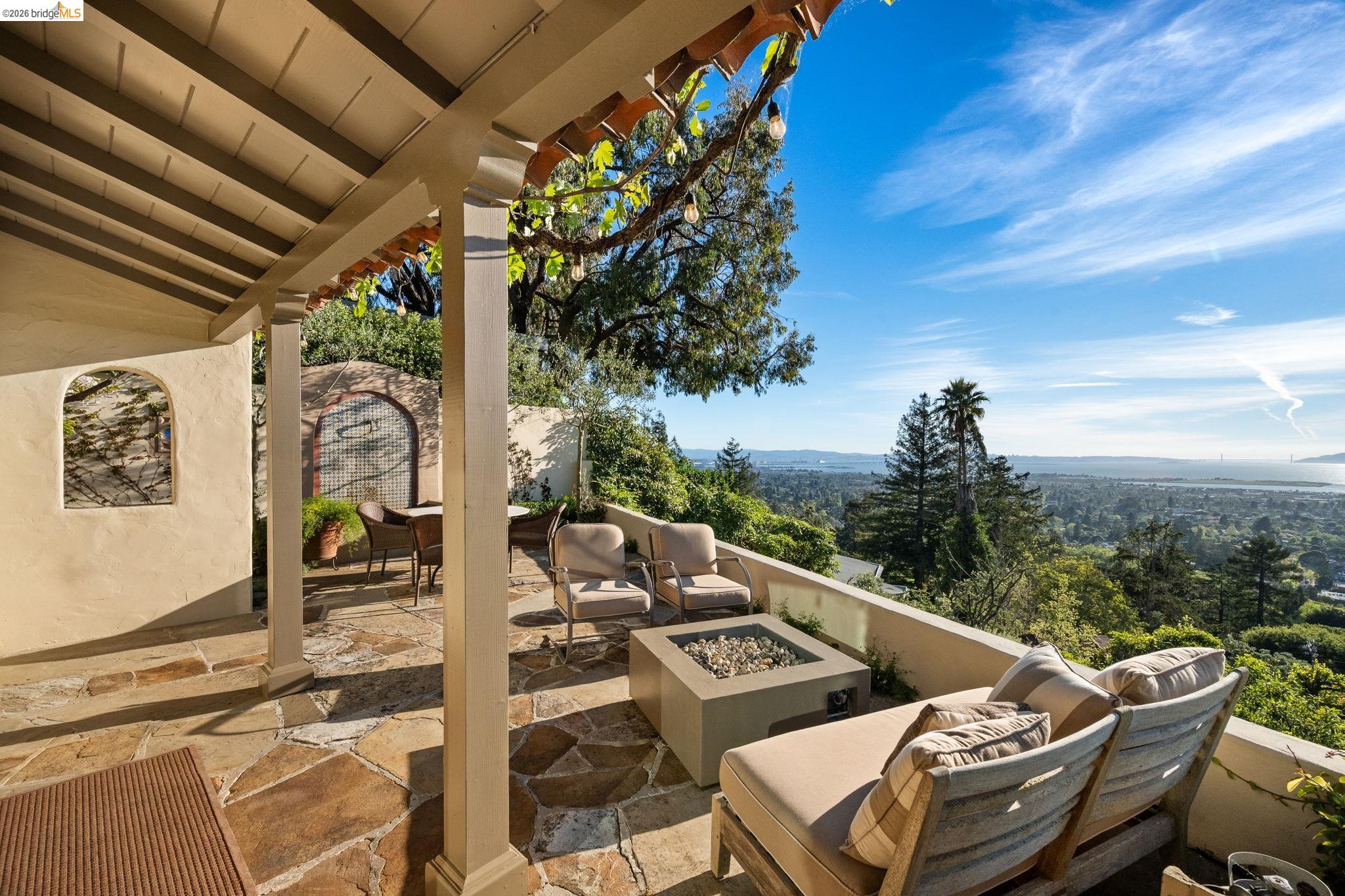 Detail Gallery Image 42 of 57 For 1004 Cragmont Avenue, Berkeley,  CA 94708-1412 - 3 Beds | 2 Baths