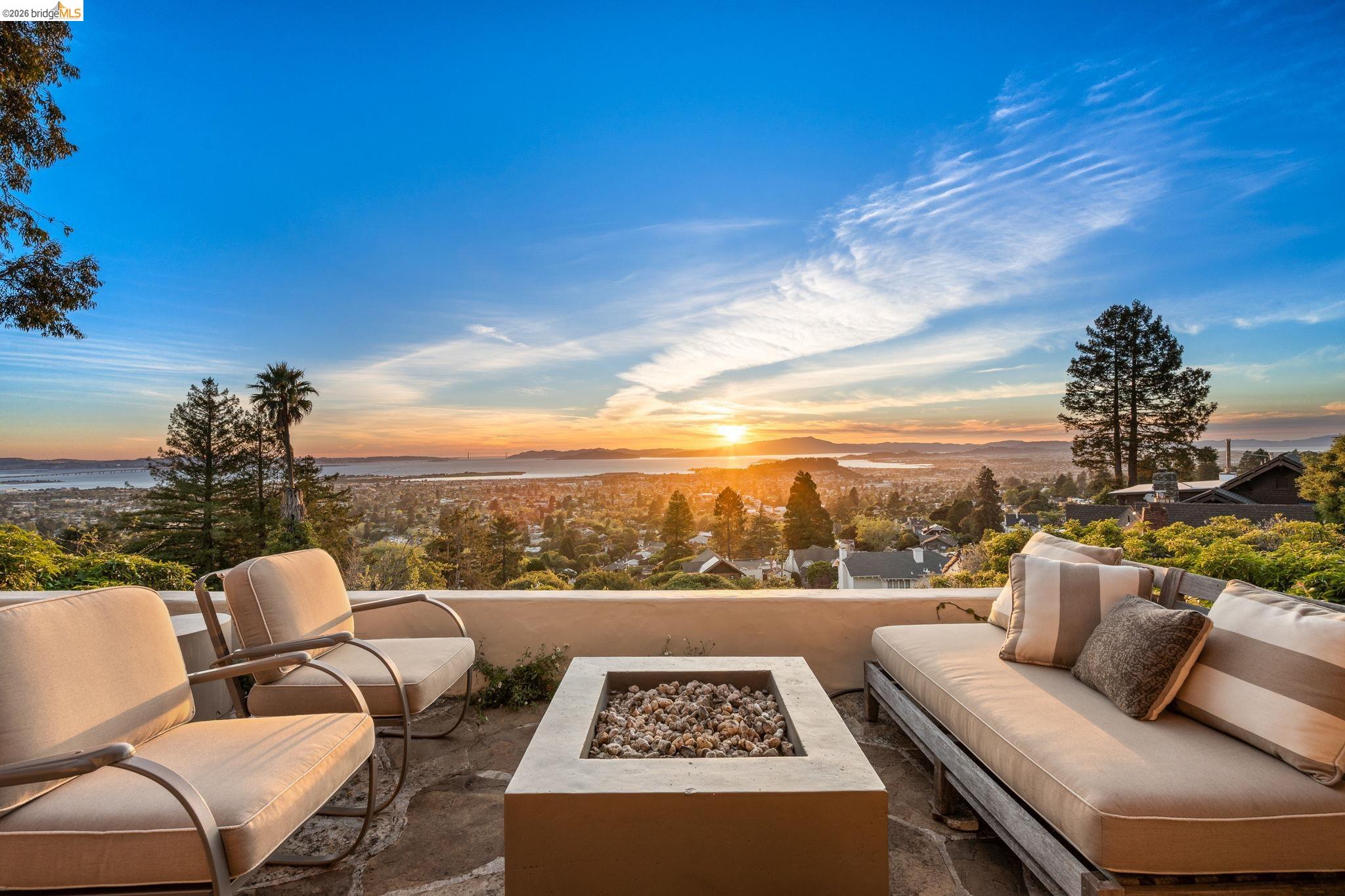 Detail Gallery Image 45 of 57 For 1004 Cragmont Avenue, Berkeley,  CA 94708-1412 - 3 Beds | 2 Baths