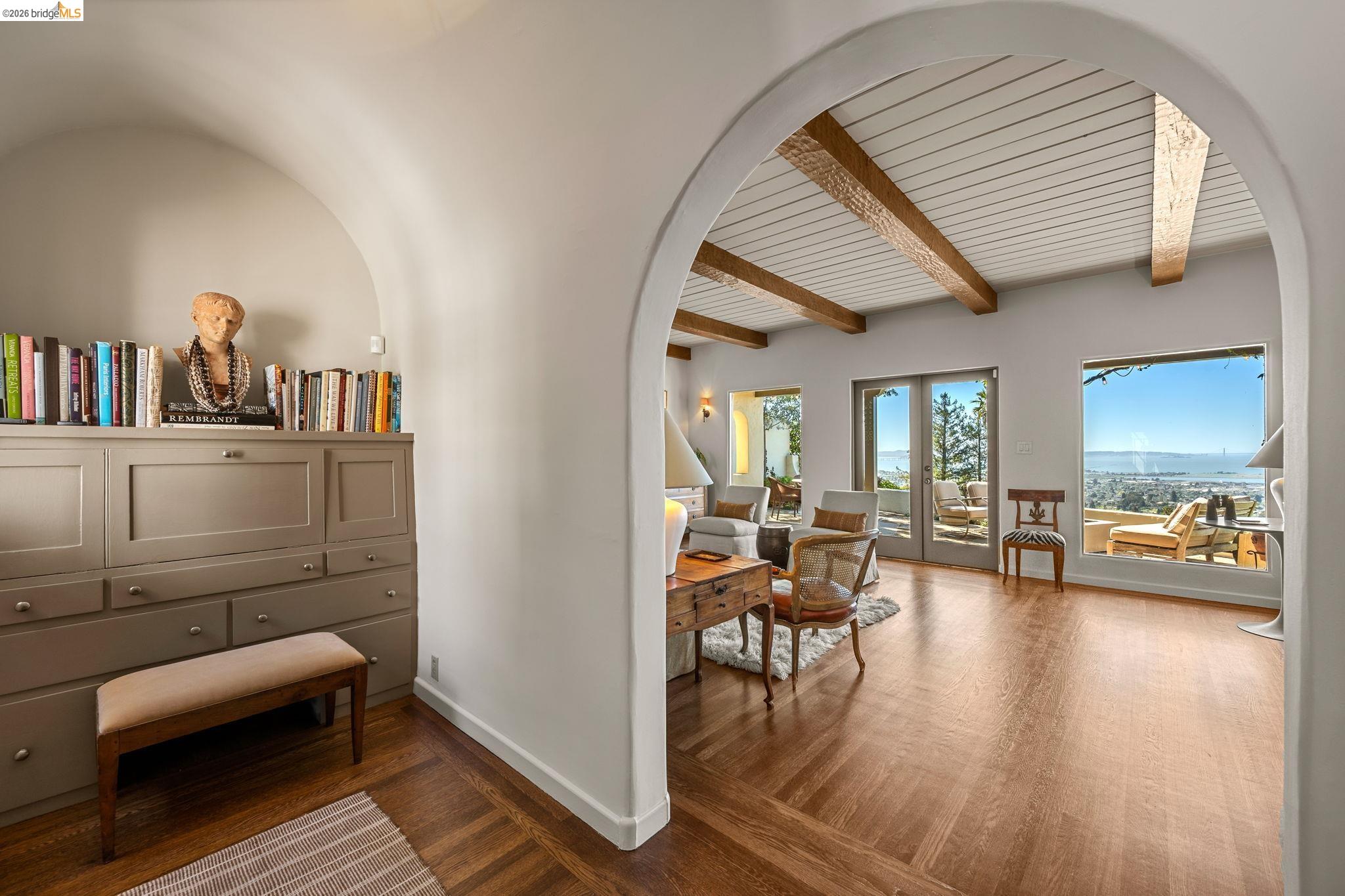 Detail Gallery Image 7 of 57 For 1004 Cragmont Avenue, Berkeley,  CA 94708-1412 - 3 Beds | 2 Baths