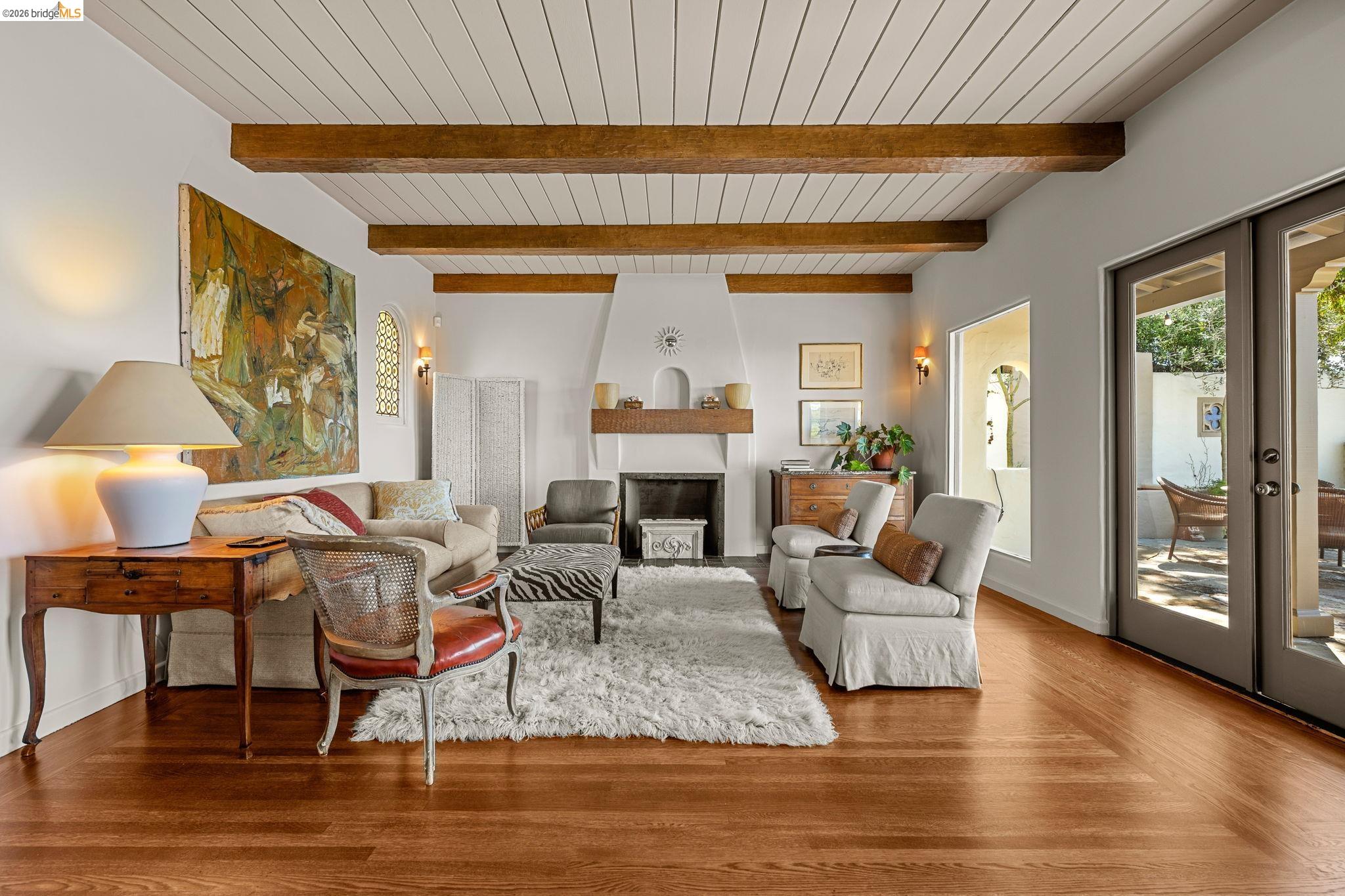 Detail Gallery Image 8 of 57 For 1004 Cragmont Avenue, Berkeley,  CA 94708-1412 - 3 Beds | 2 Baths