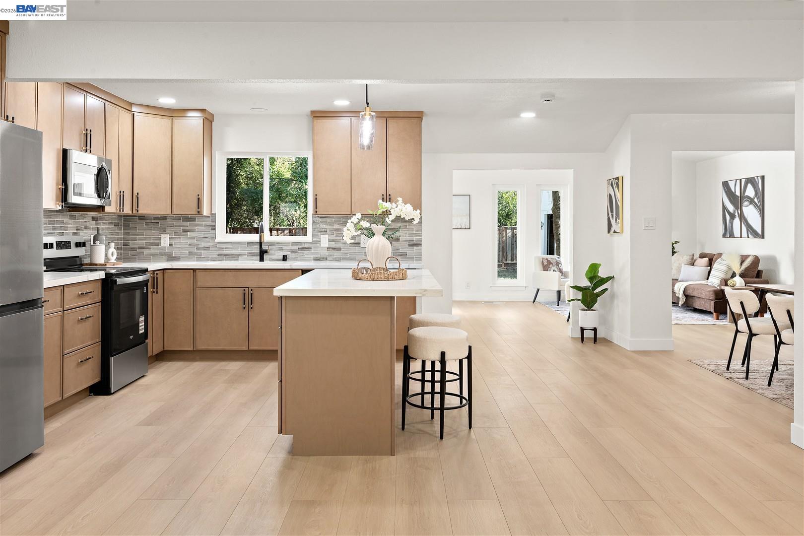 Detail Gallery Image 6 of 40 For 1800 Gilardy Dr, Concord,  CA 94518 - 4 Beds | 2 Baths