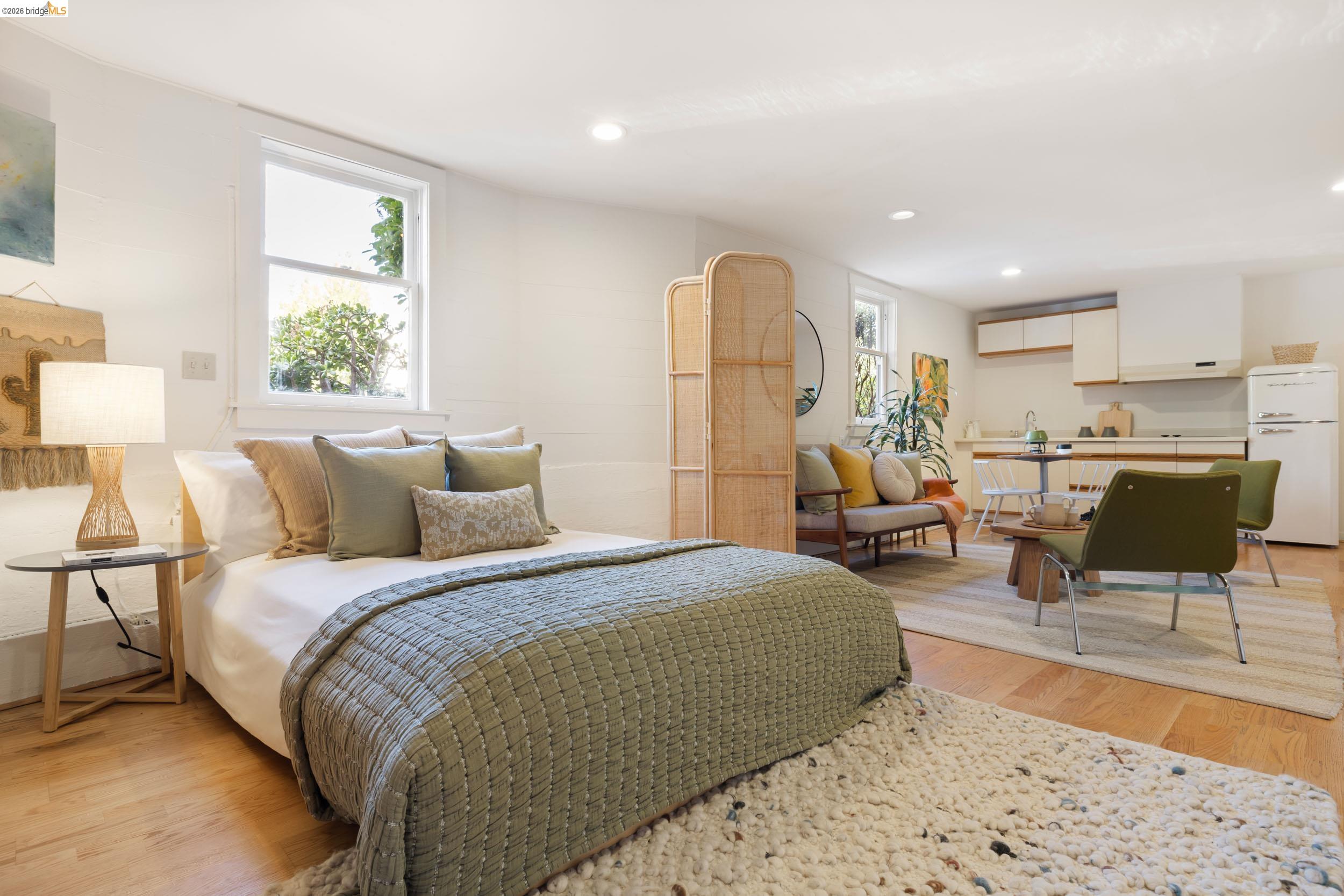 Detail Gallery Image 30 of 34 For 248 Mather St, Oakland,  CA 94611 - 3 Beds | 2/1 Baths