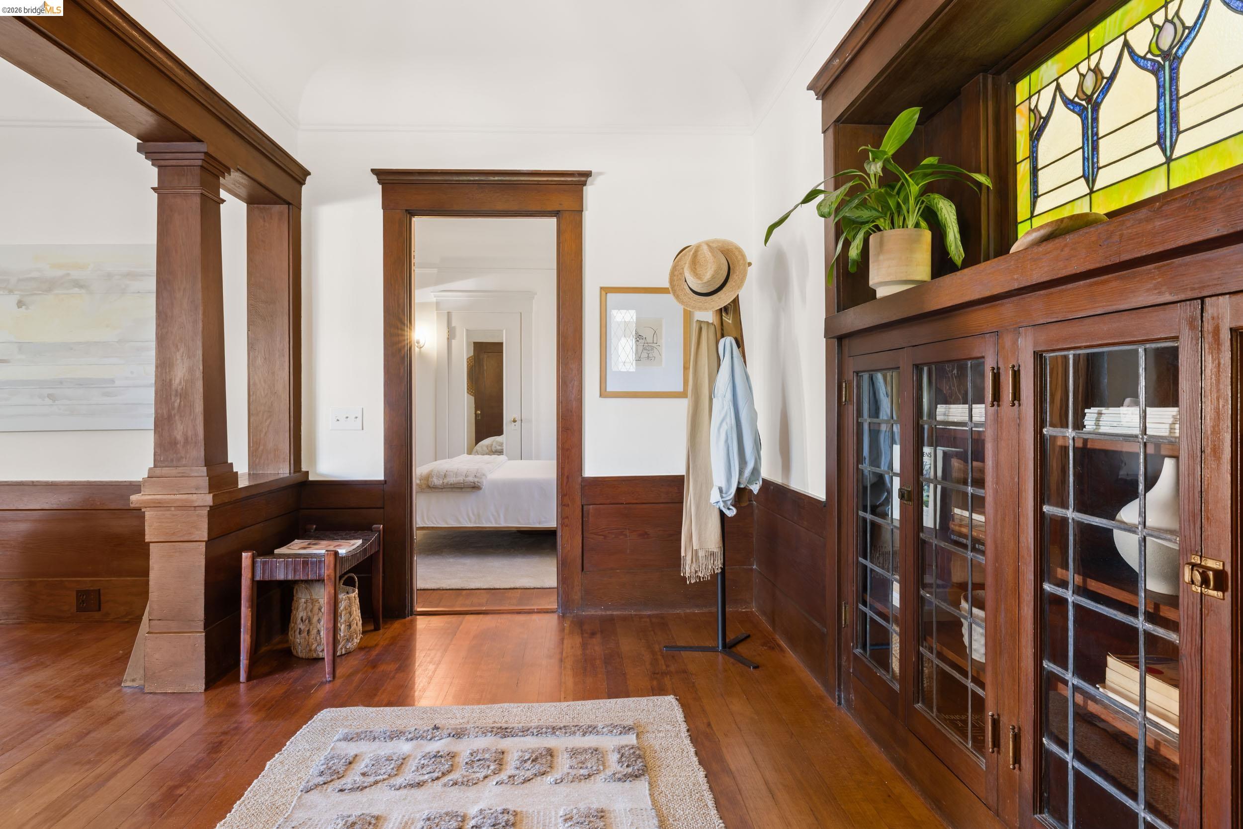 Detail Gallery Image 4 of 34 For 248 Mather St, Oakland,  CA 94611 - 3 Beds | 2/1 Baths