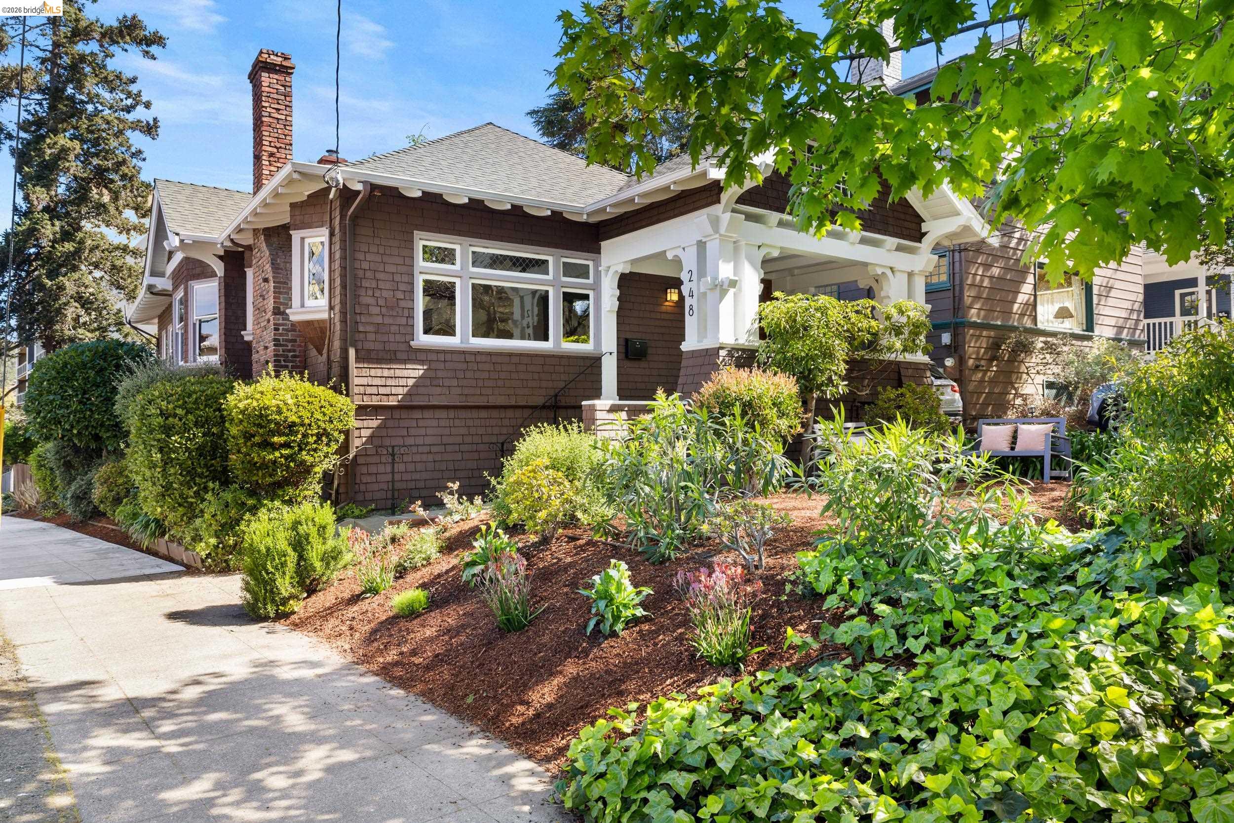 Detail Gallery Image 34 of 34 For 248 Mather St, Oakland,  CA 94611 - 3 Beds | 2/1 Baths