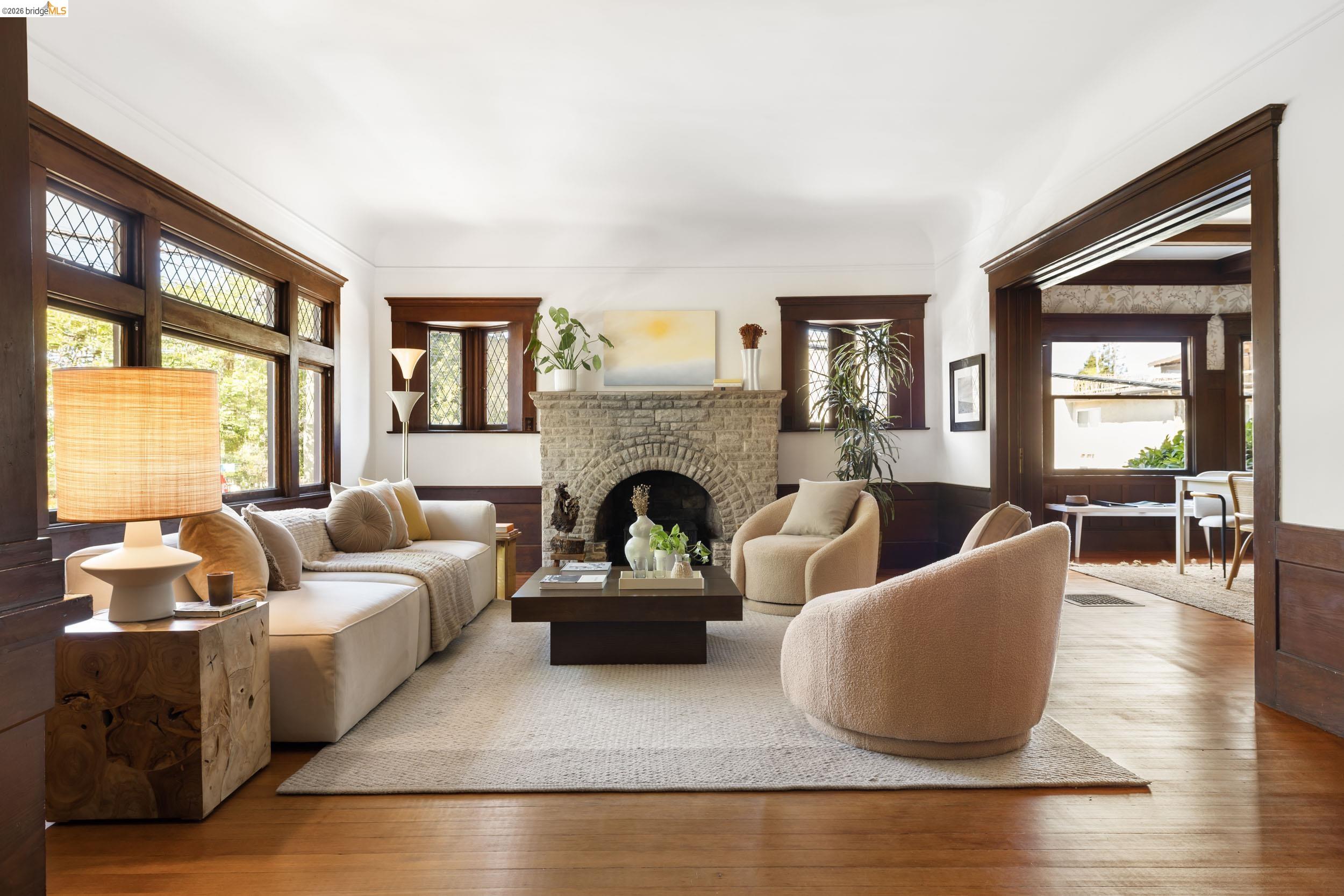 Detail Gallery Image 5 of 34 For 248 Mather St, Oakland,  CA 94611 - 3 Beds | 2/1 Baths