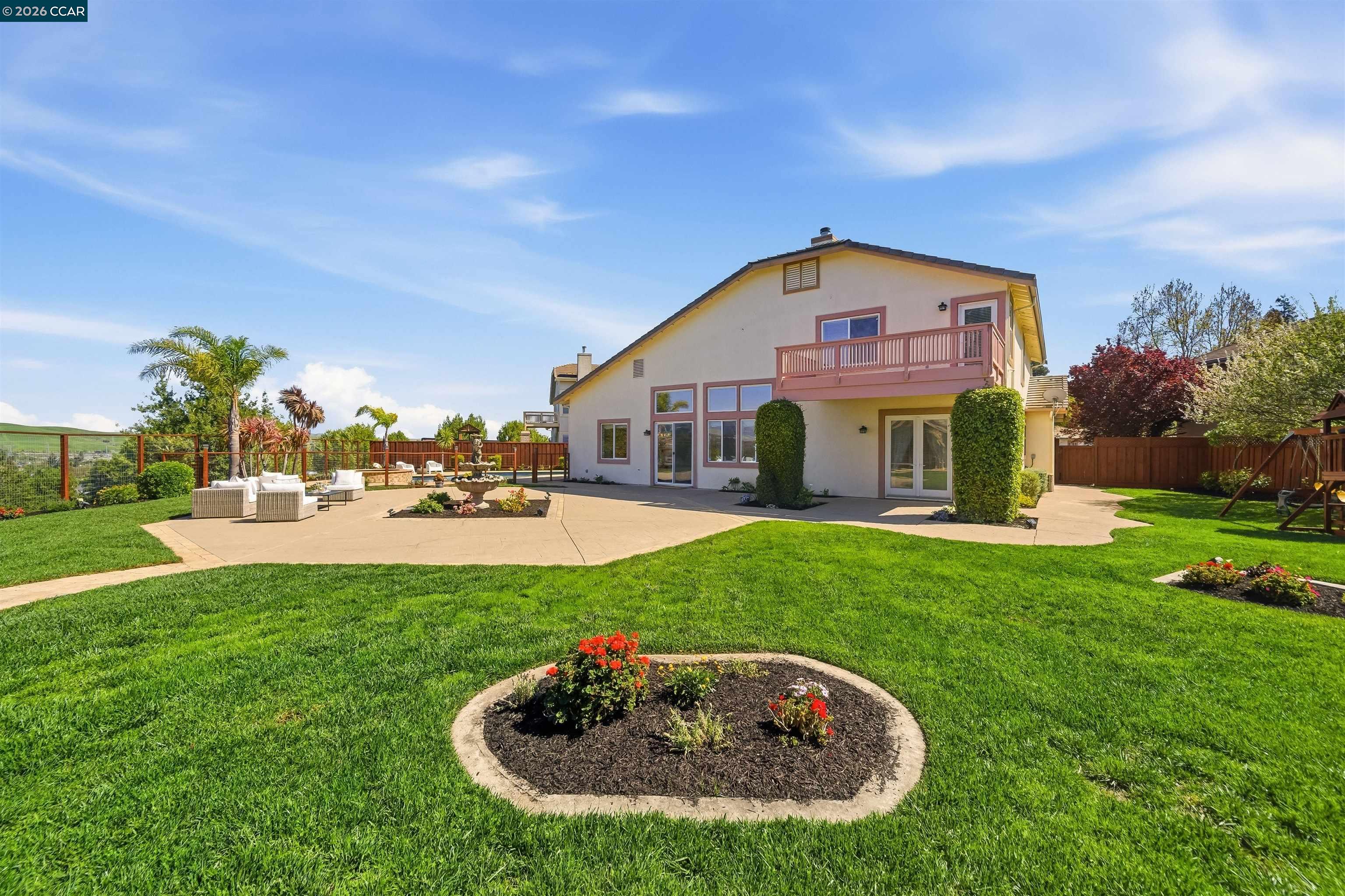 Detail Gallery Image 6 of 60 For 5 Welford Ranch Ct, San Ramon,  CA 94583 - 5 Beds | 2/1 Baths