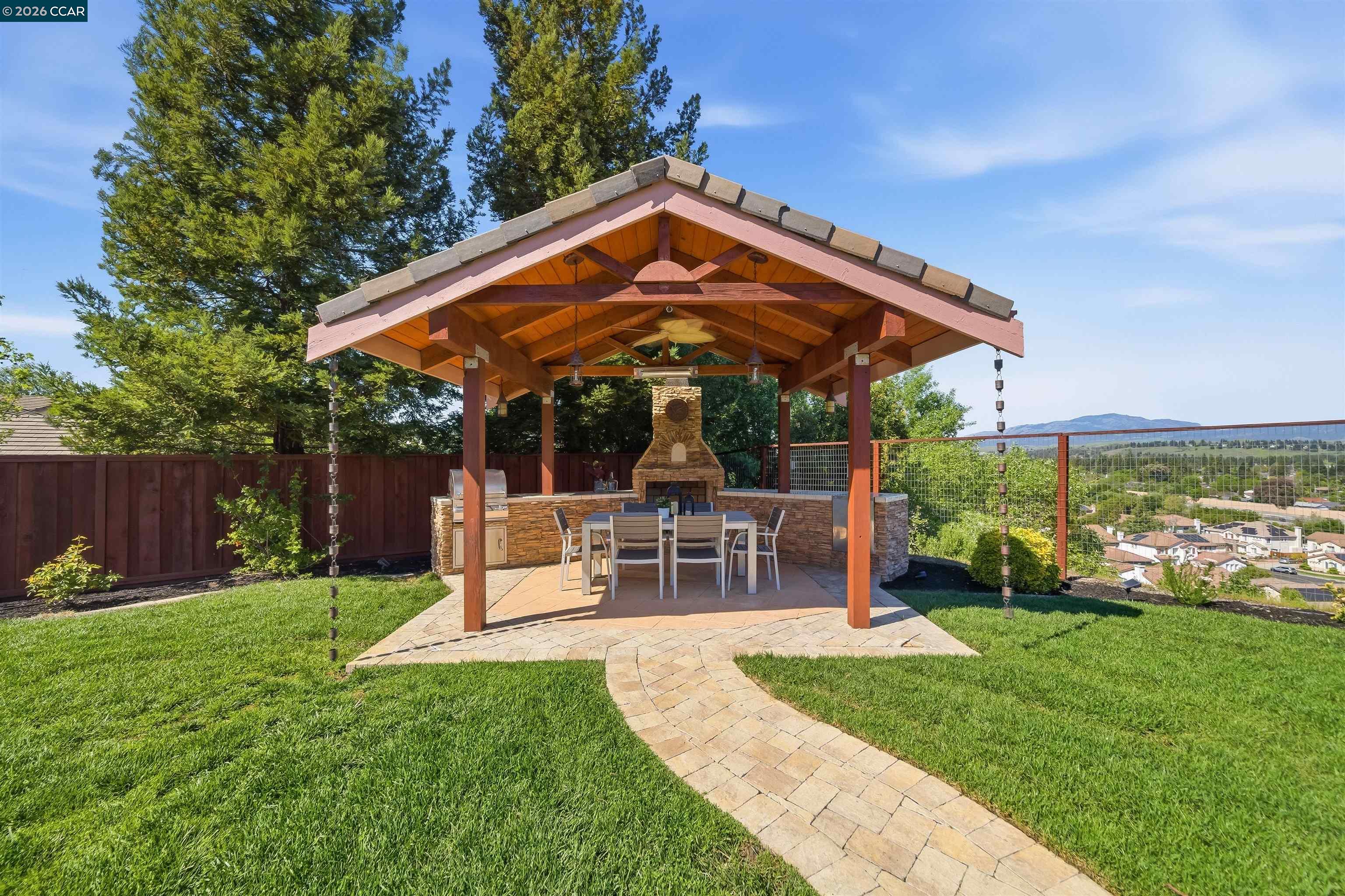 Detail Gallery Image 7 of 60 For 5 Welford Ranch Ct, San Ramon,  CA 94583 - 5 Beds | 2/1 Baths