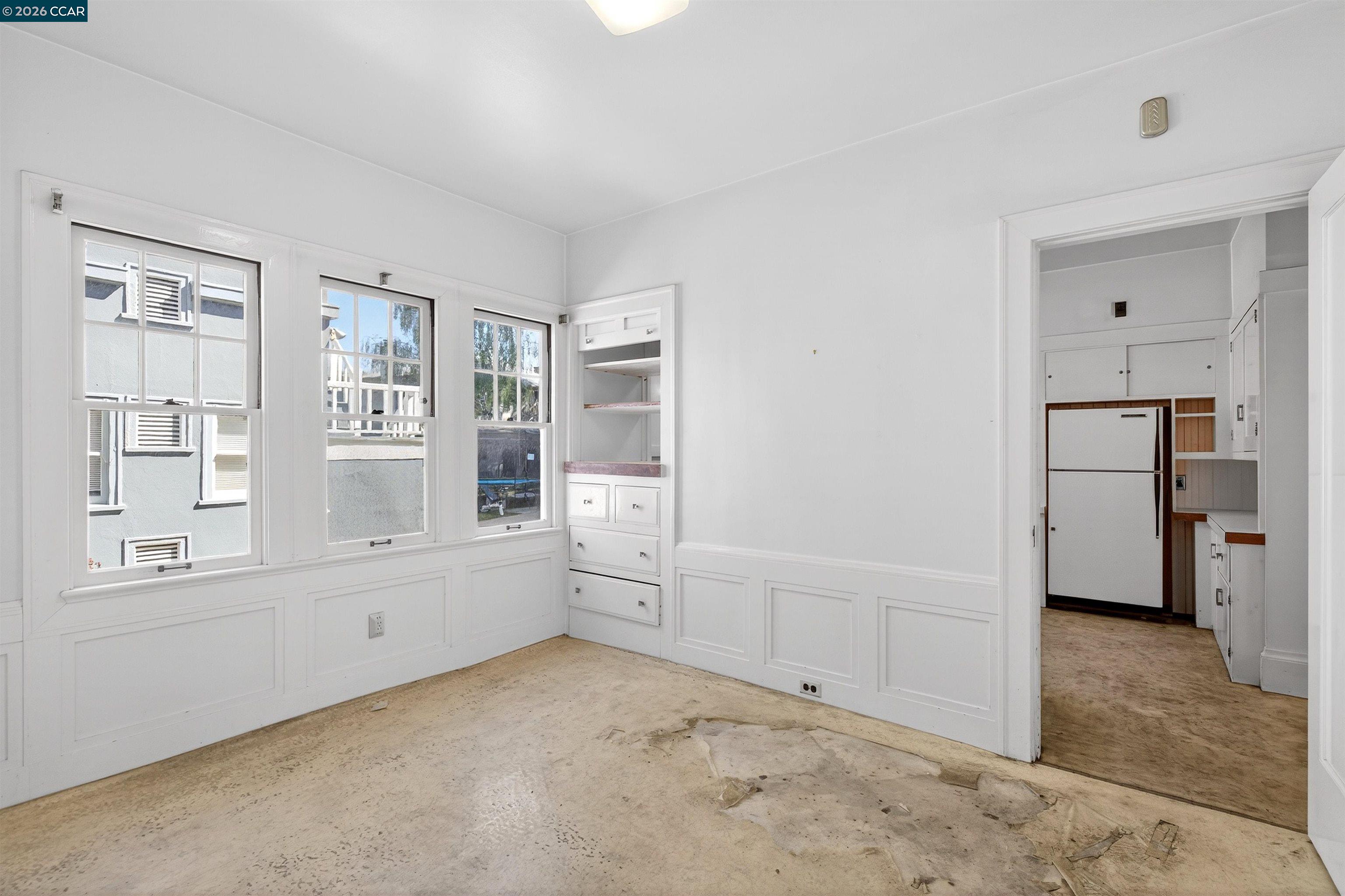 Detail Gallery Image 10 of 37 For 3824 Lakeshore Ave, Oakland,  CA 94610 - 4 Beds | 2 Baths