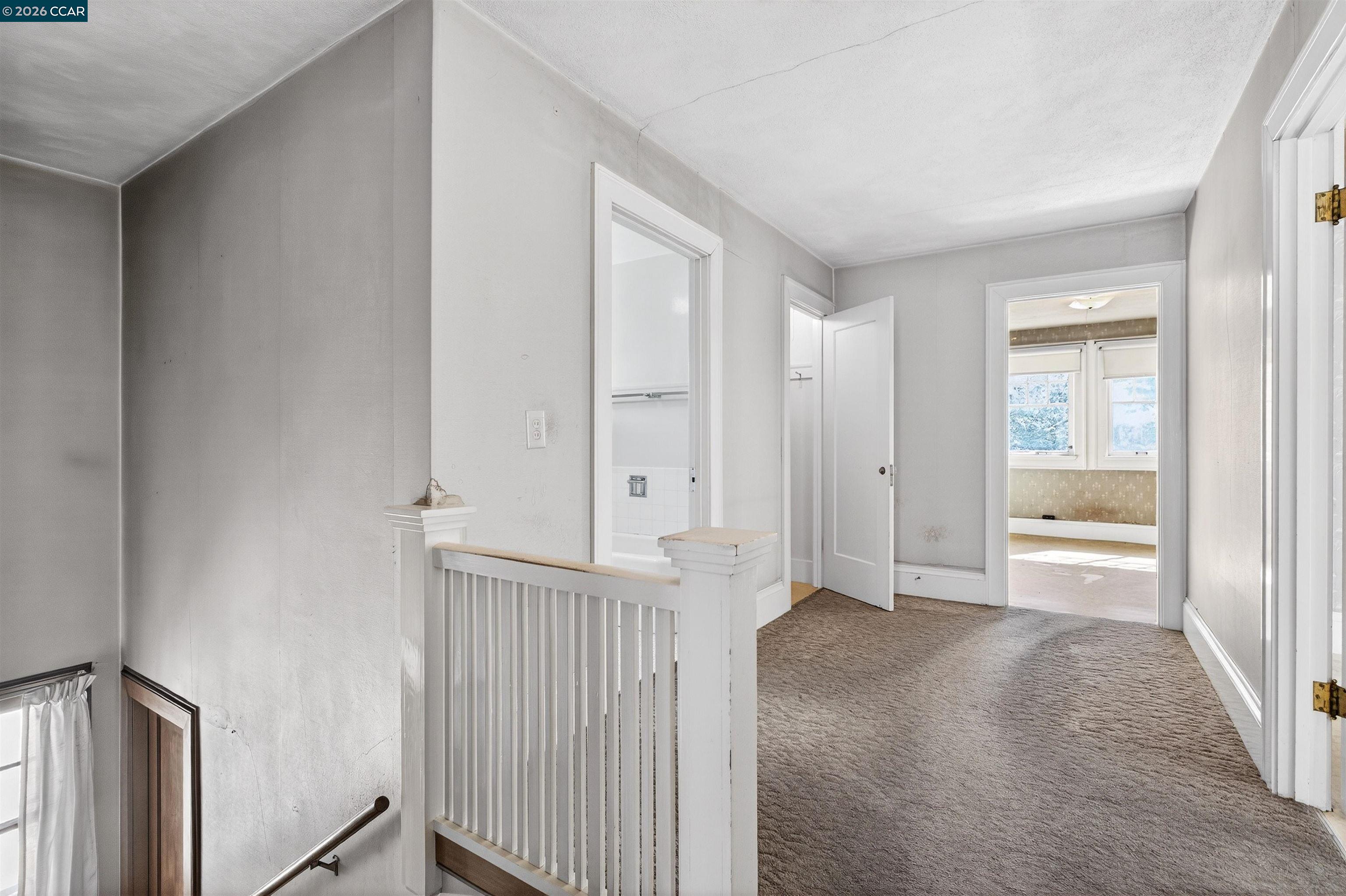 Detail Gallery Image 16 of 37 For 3824 Lakeshore Ave, Oakland,  CA 94610 - 4 Beds | 2 Baths