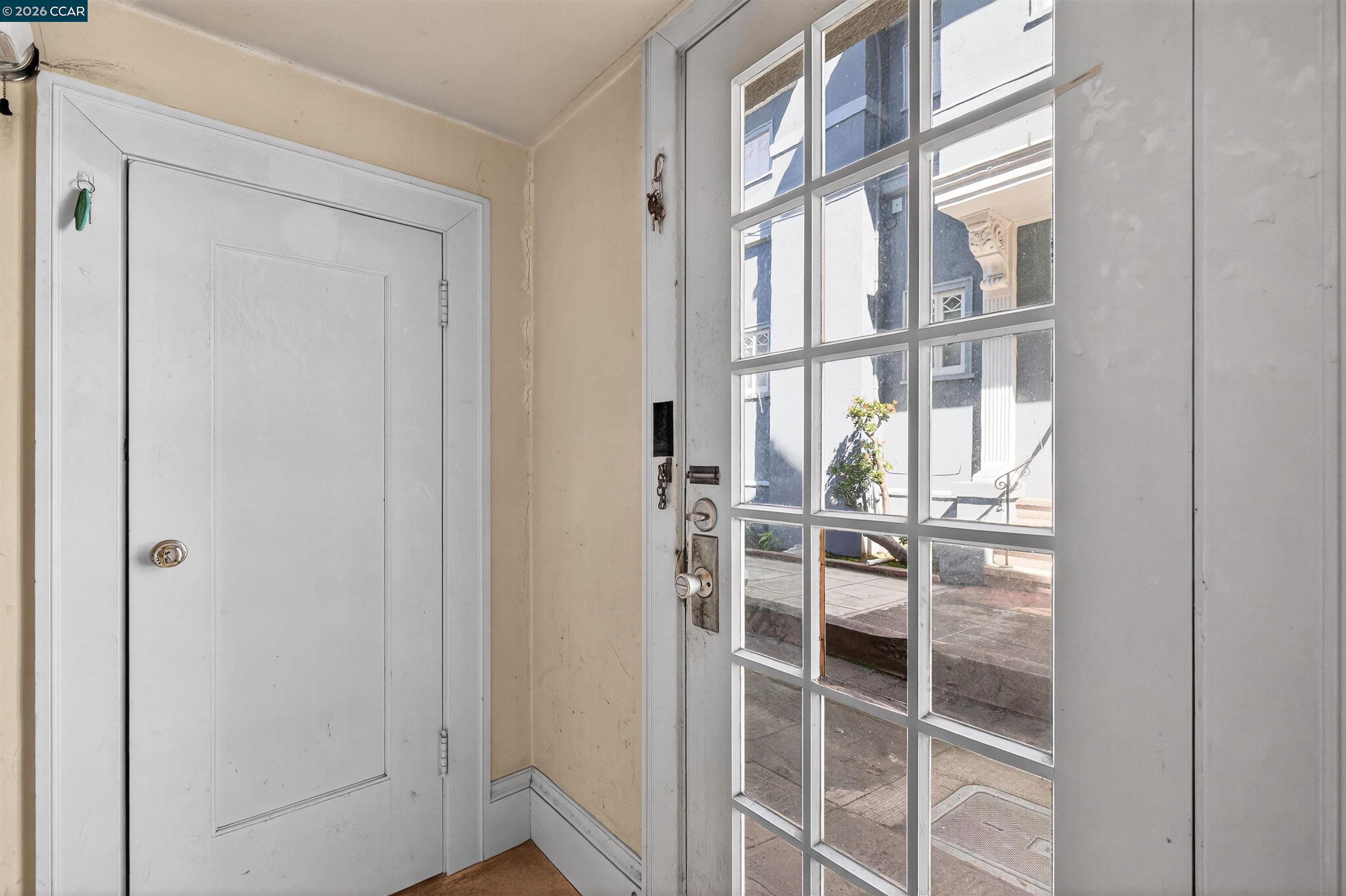 Detail Gallery Image 21 of 37 For 3824 Lakeshore Ave, Oakland,  CA 94610 - 4 Beds | 2 Baths