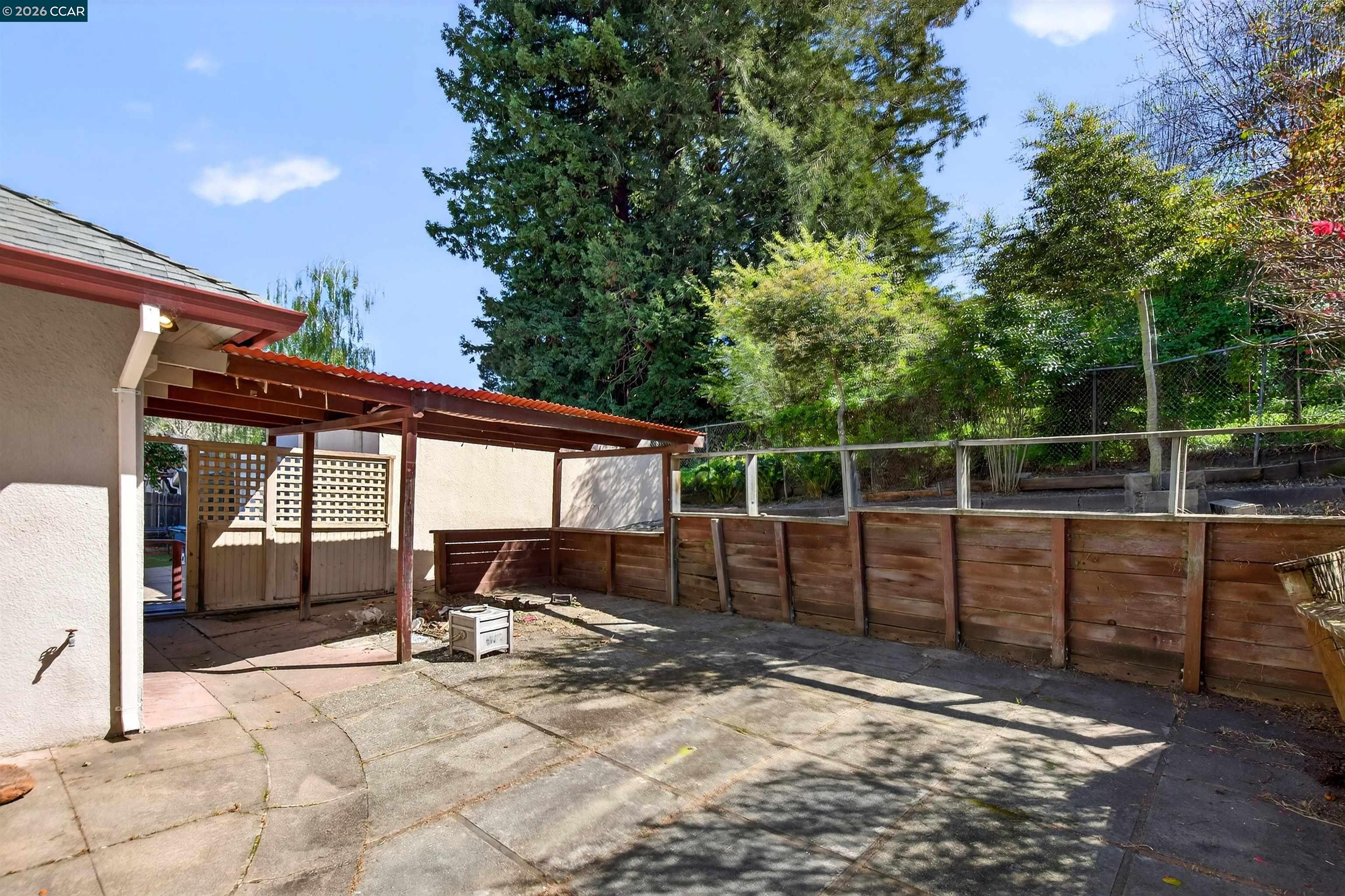 Detail Gallery Image 24 of 37 For 3824 Lakeshore Ave, Oakland,  CA 94610 - 4 Beds | 2 Baths