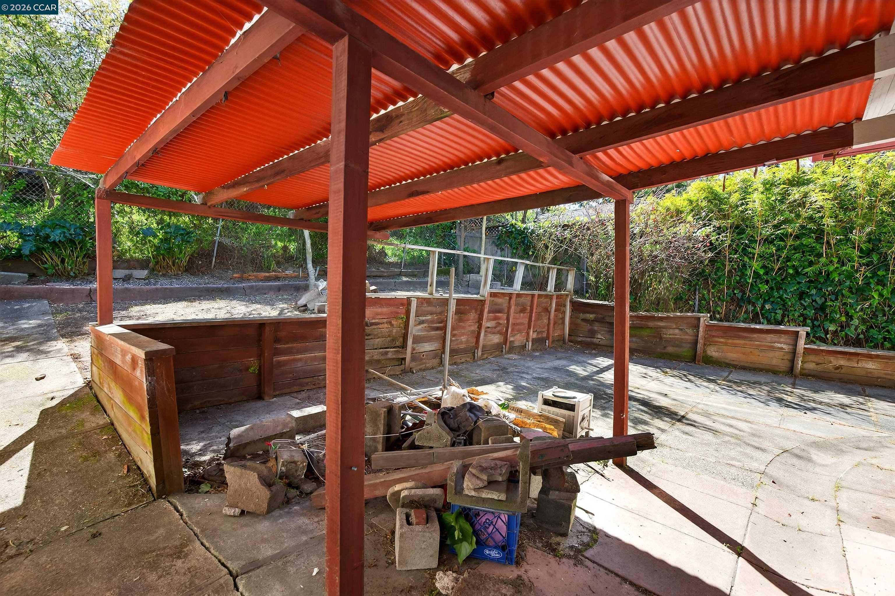 Detail Gallery Image 28 of 37 For 3824 Lakeshore Ave, Oakland,  CA 94610 - 4 Beds | 2 Baths