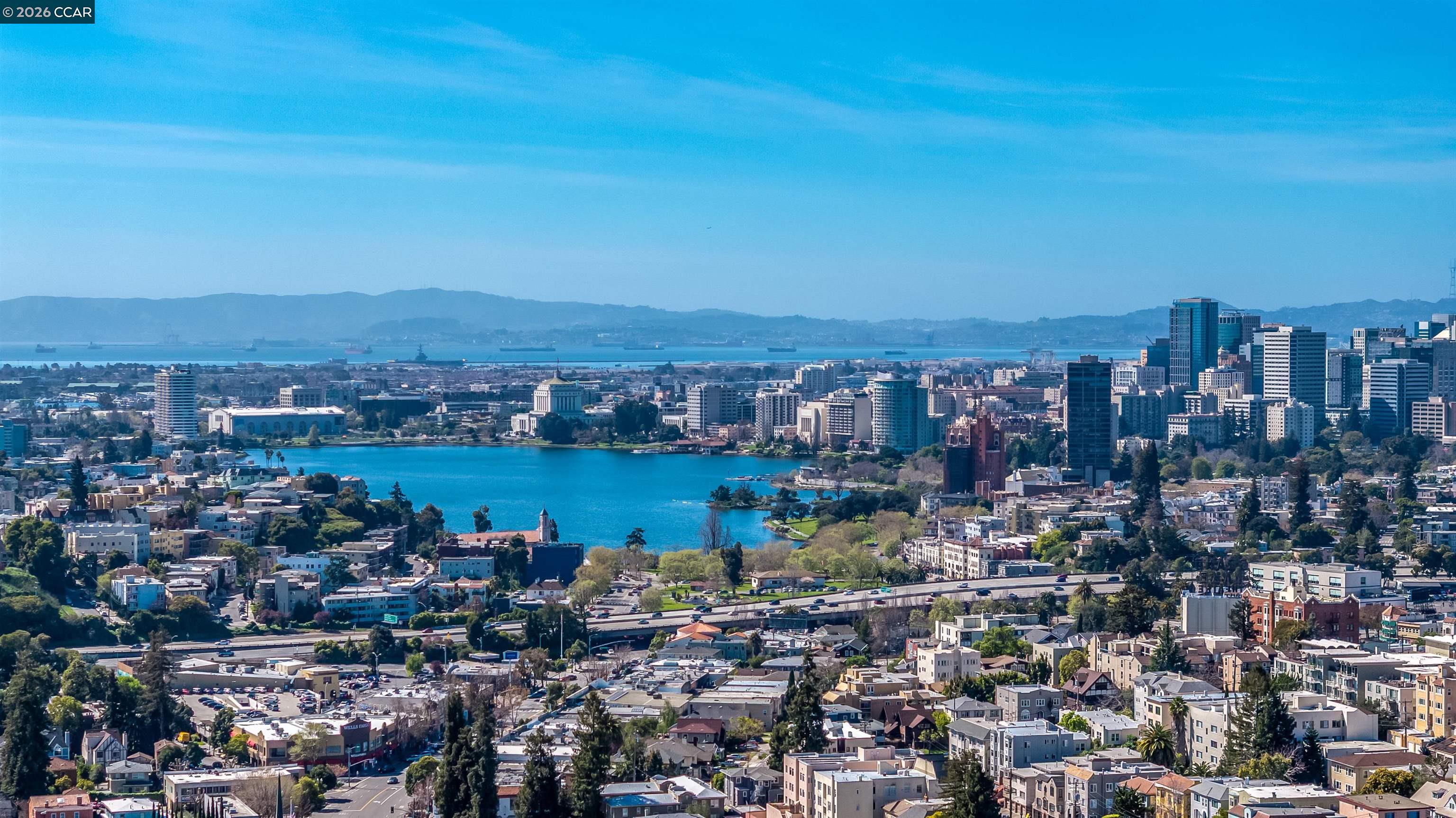 Detail Gallery Image 35 of 37 For 3824 Lakeshore Ave, Oakland,  CA 94610 - 4 Beds | 2 Baths