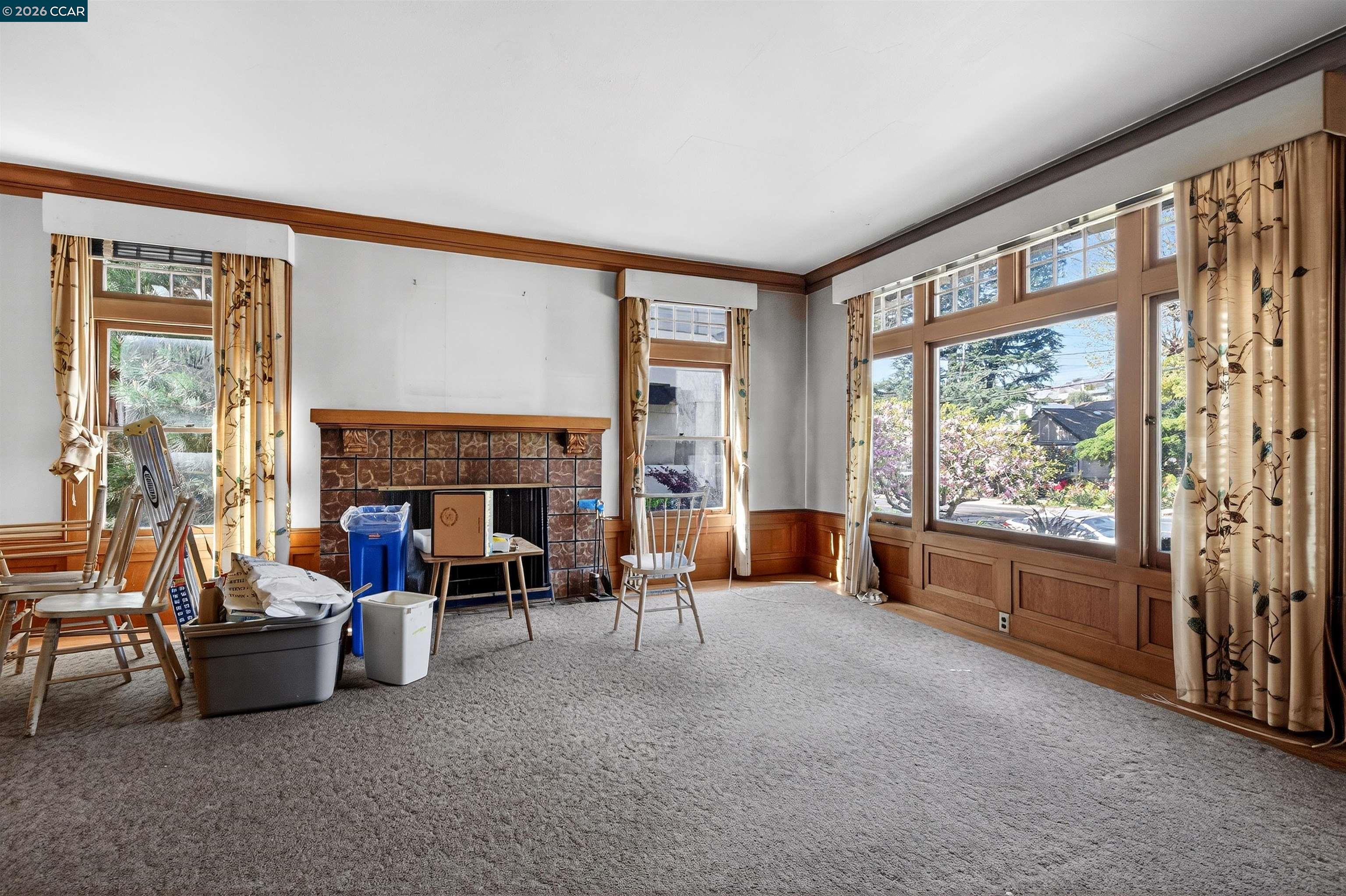 Detail Gallery Image 4 of 37 For 3824 Lakeshore Ave, Oakland,  CA 94610 - 4 Beds | 2 Baths