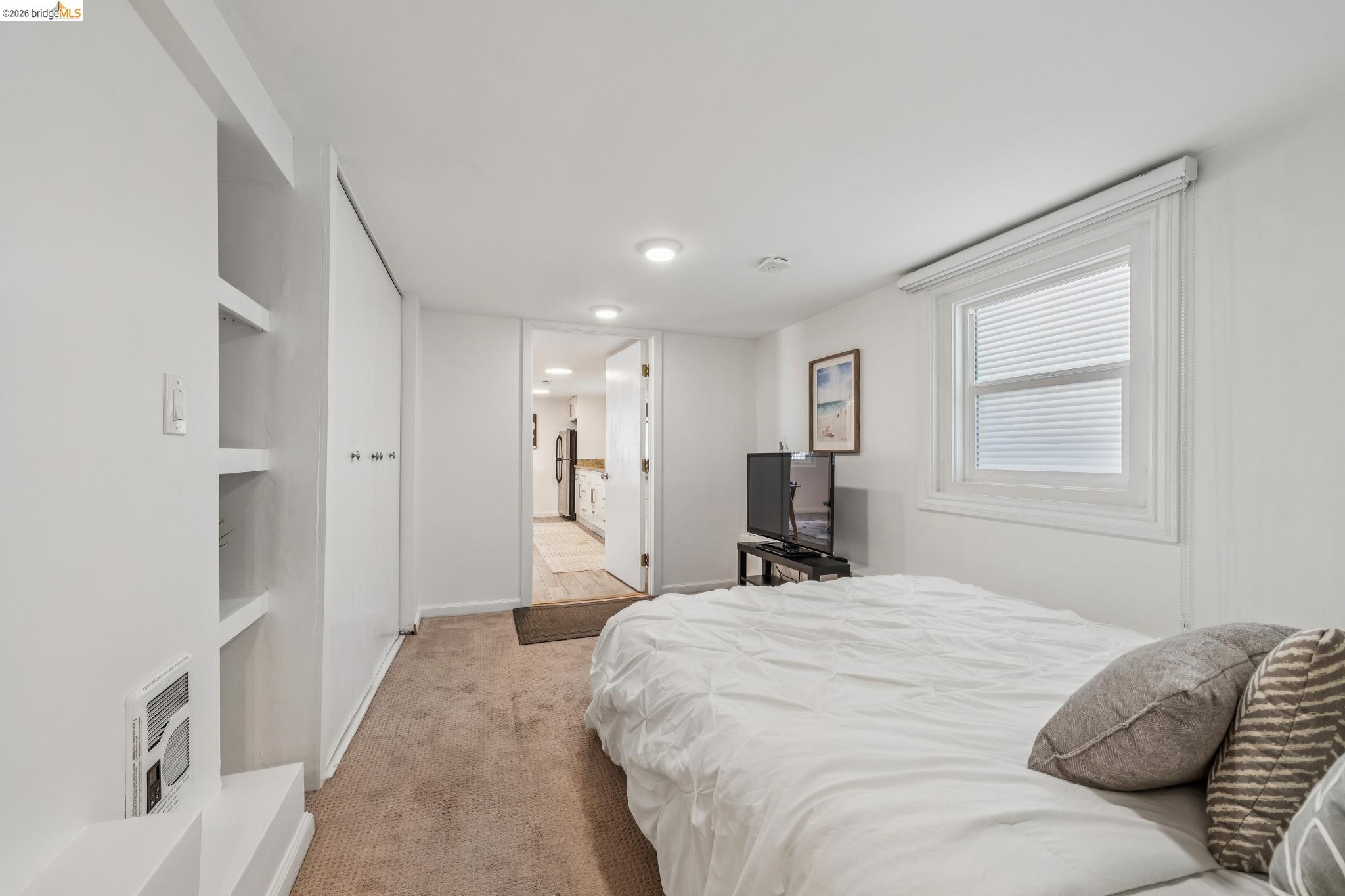 Detail Gallery Image 24 of 47 For 2012 Chestnut St, Oakland,  CA 94607 - 5 Beds | 4 Baths