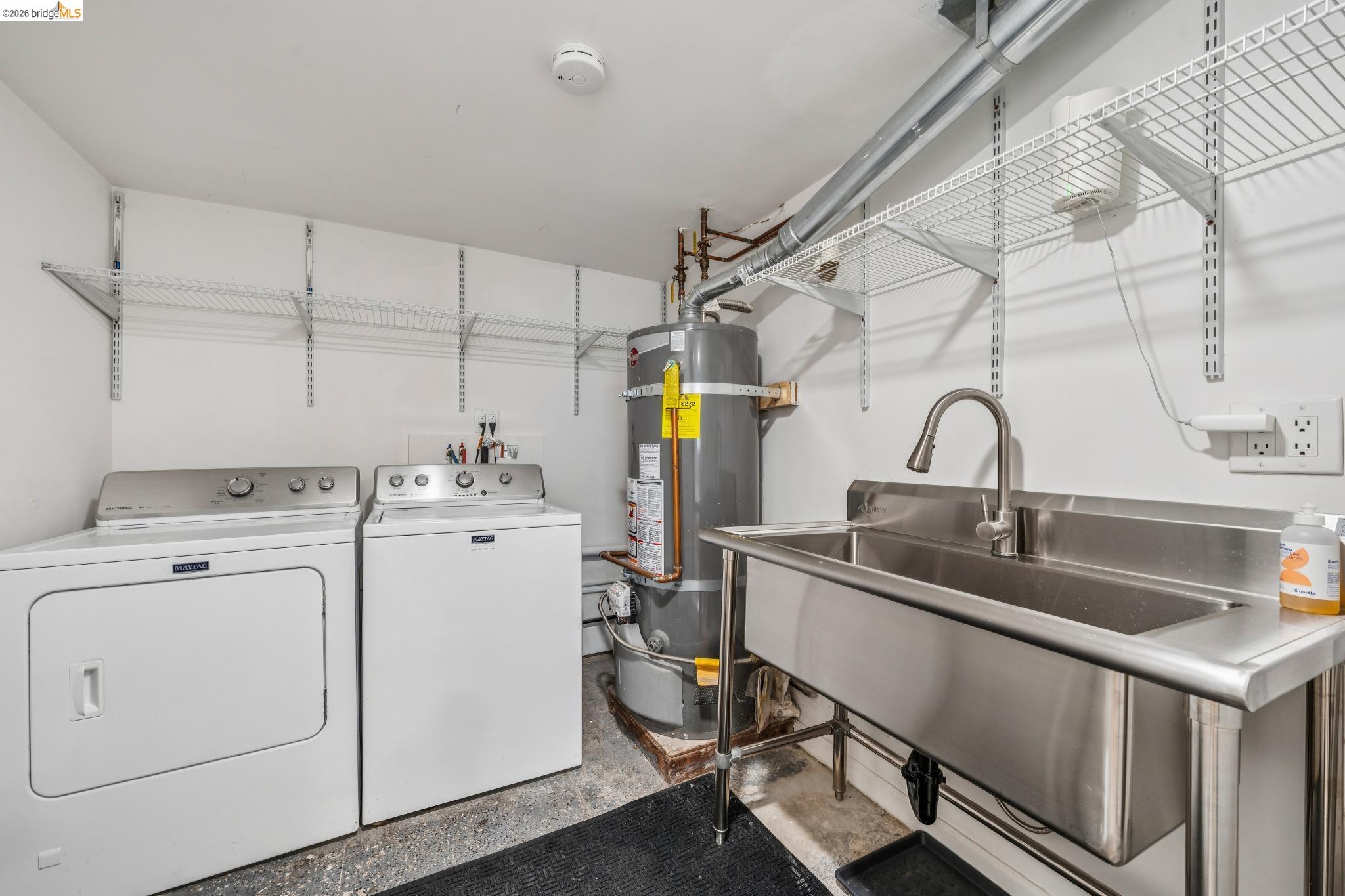 Detail Gallery Image 27 of 47 For 2012 Chestnut St, Oakland,  CA 94607 - 5 Beds | 4 Baths