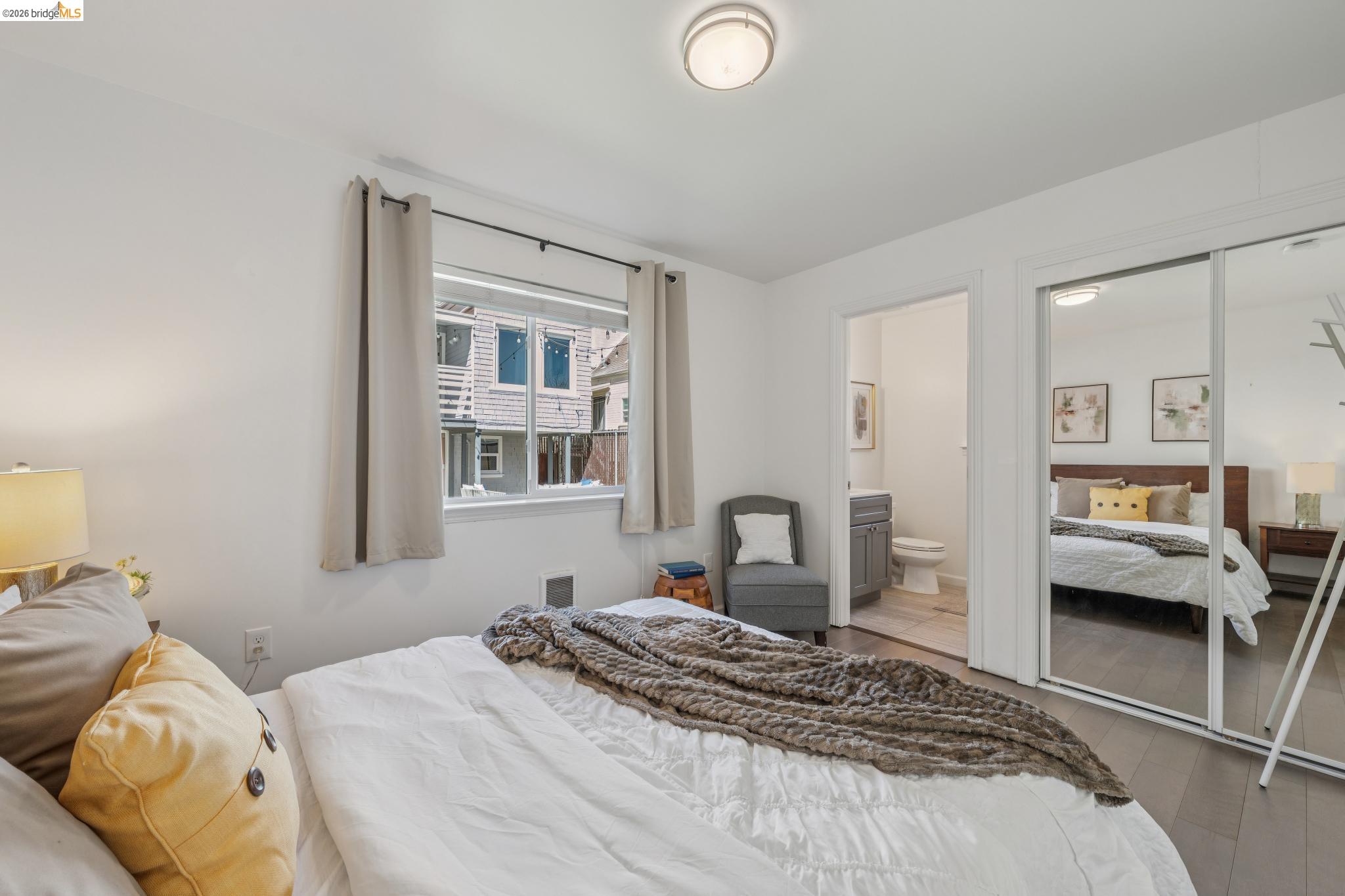 Detail Gallery Image 40 of 47 For 2012 Chestnut St, Oakland,  CA 94607 - 5 Beds | 4 Baths