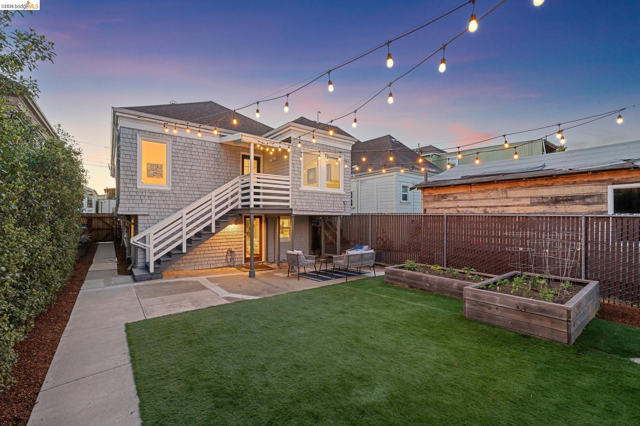 Detail Gallery Image 45 of 47 For 2012 Chestnut St, Oakland,  CA 94607 - 5 Beds | 4 Baths