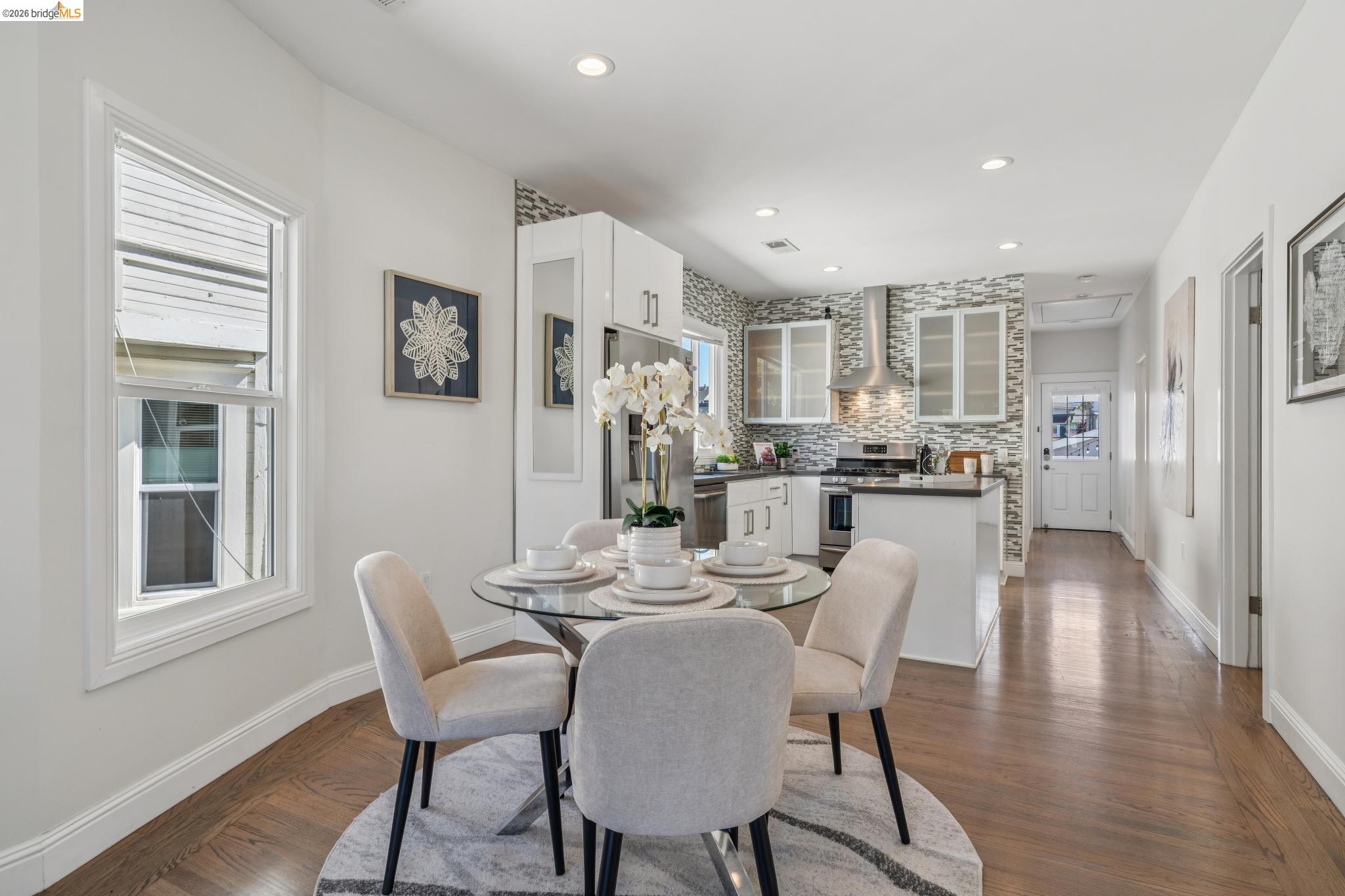 Detail Gallery Image 6 of 47 For 2012 Chestnut St, Oakland,  CA 94607 - 5 Beds | 4 Baths