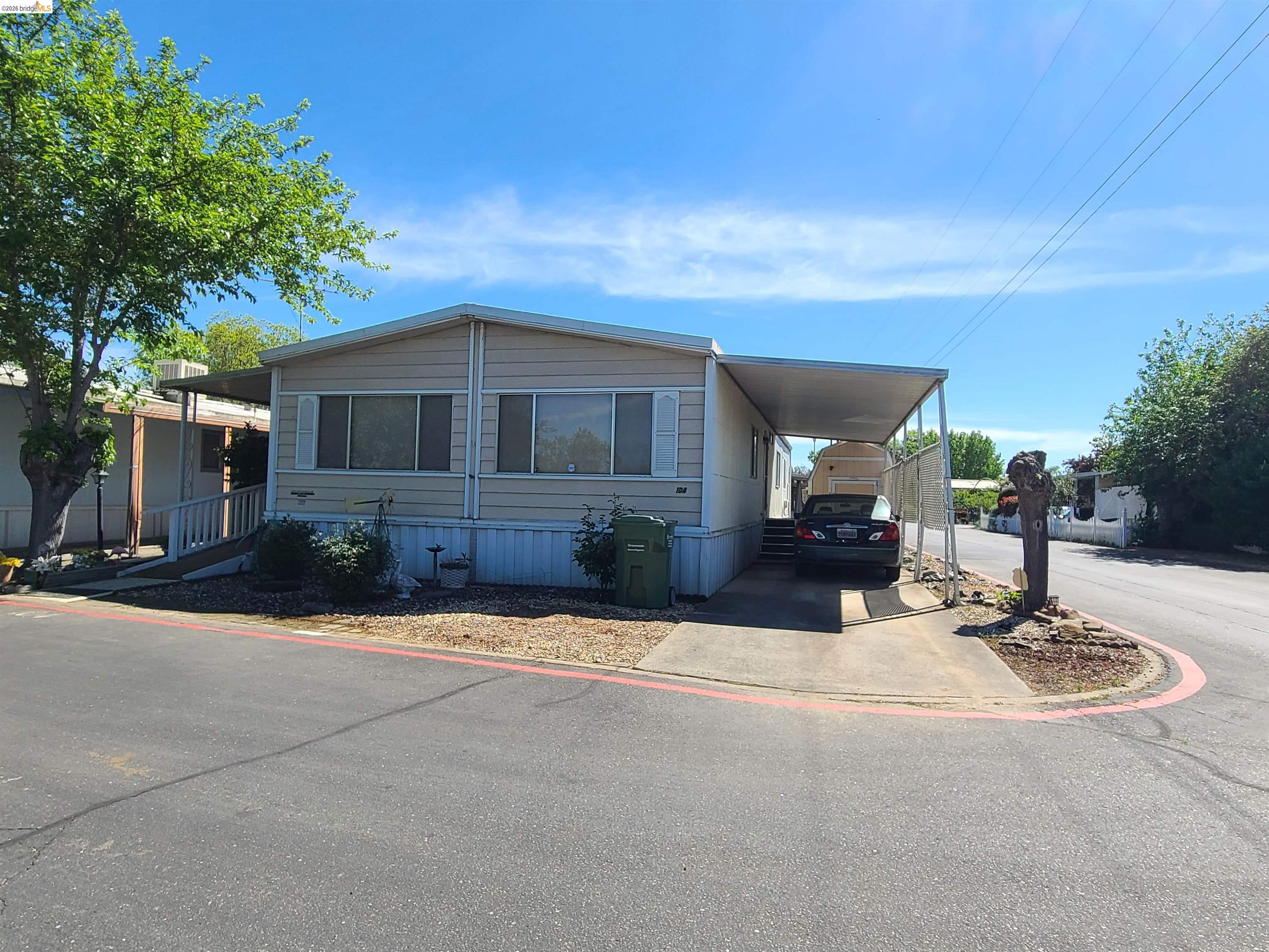 Detail Gallery Image 2 of 44 For 820 N Lincoln Way #104,  Galt,  CA 95632 - 2 Beds | 2 Baths