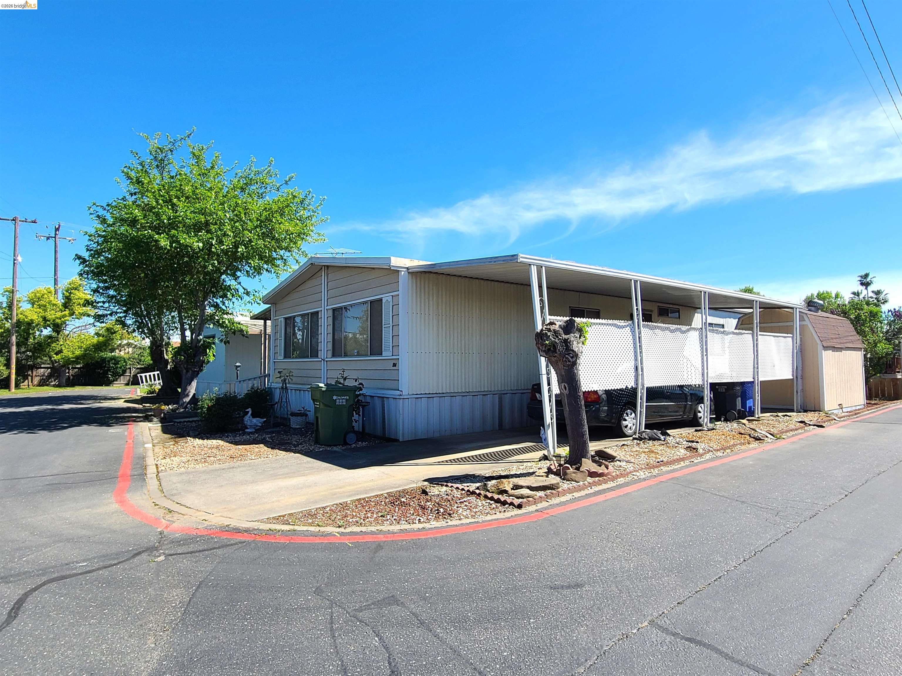 Detail Gallery Image 3 of 44 For 820 N Lincoln Way #104,  Galt,  CA 95632 - 2 Beds | 2 Baths