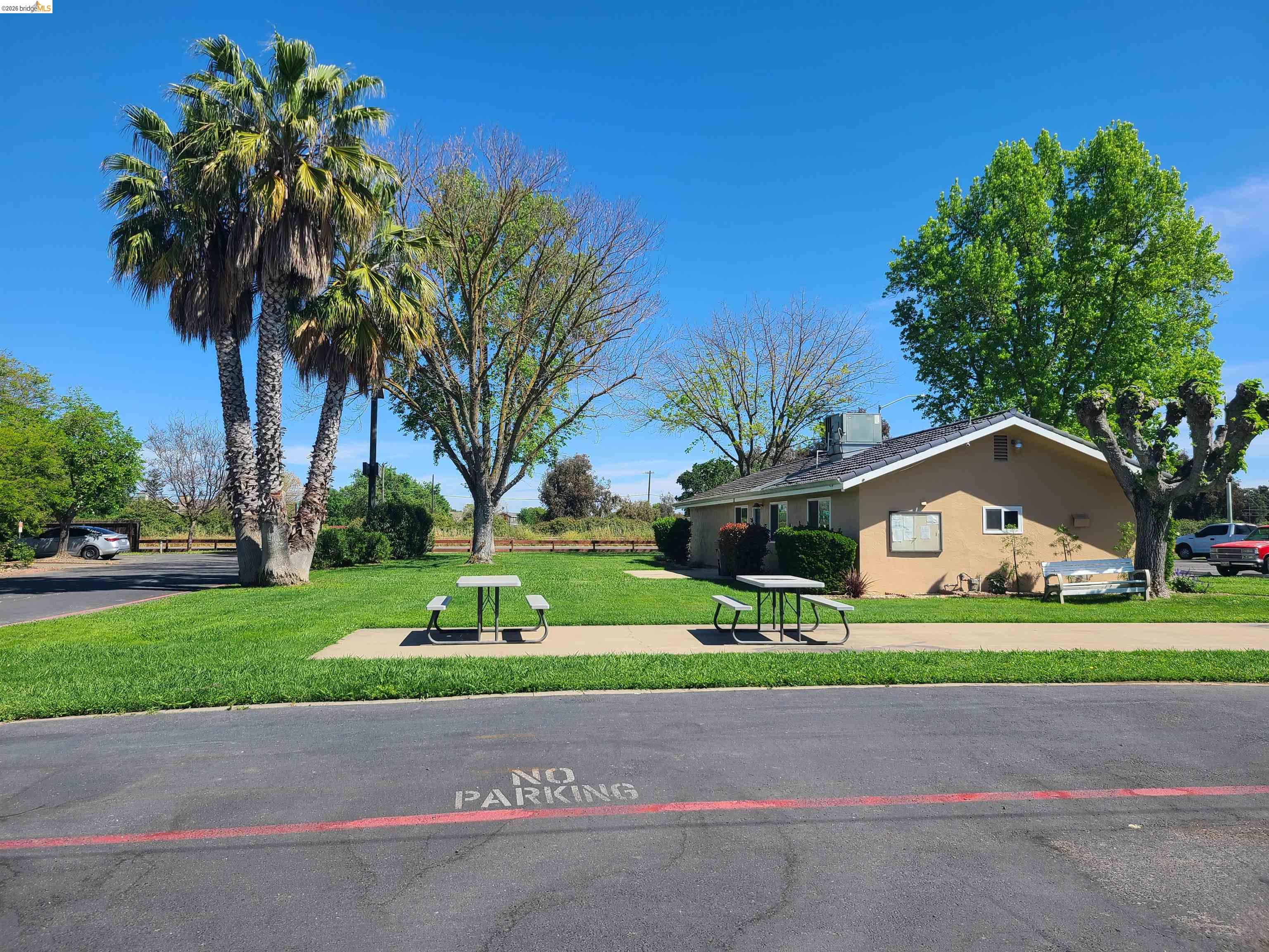 Detail Gallery Image 24 of 44 For 820 N Lincoln Way #104,  Galt,  CA 95632 - 2 Beds | 2 Baths