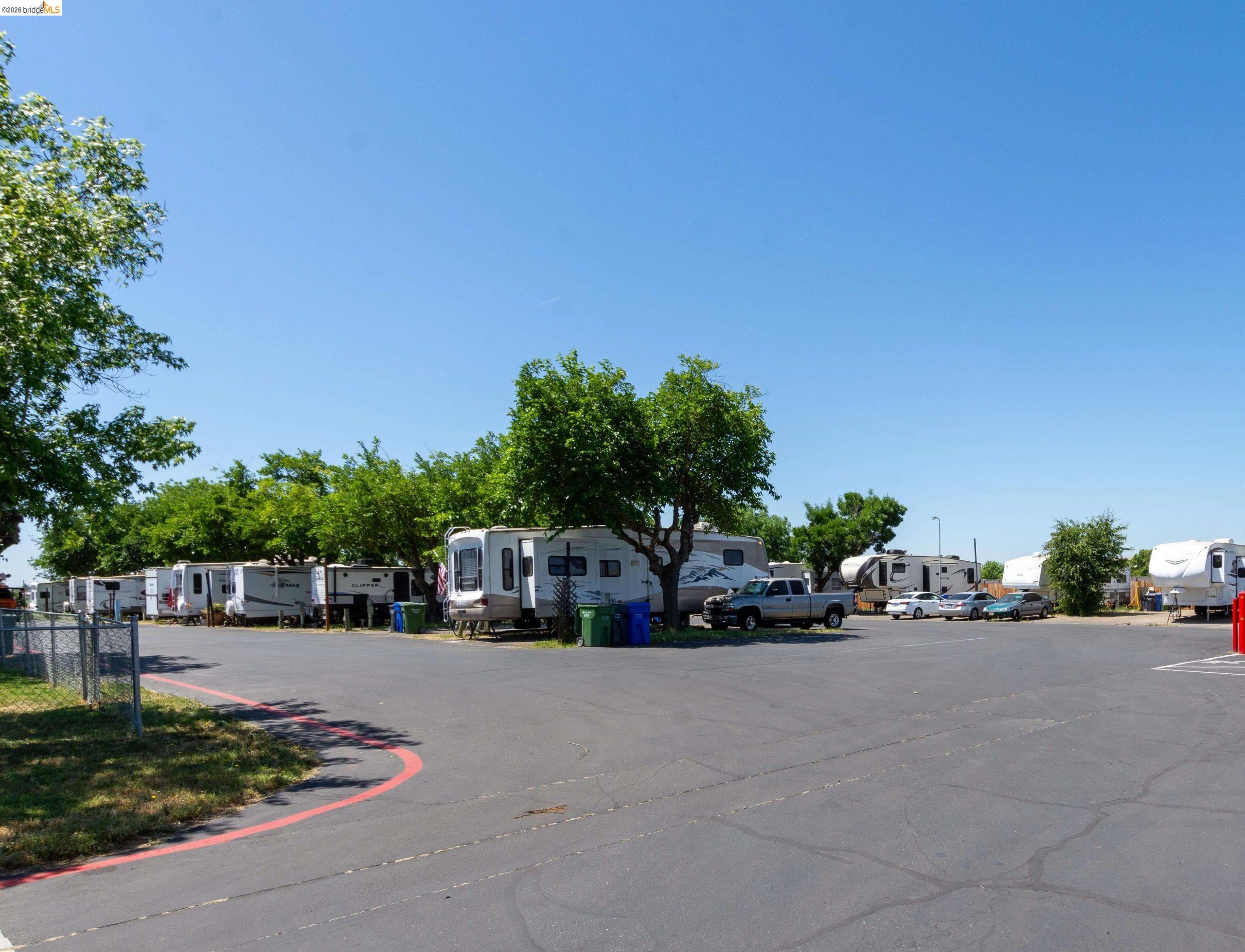 Detail Gallery Image 43 of 44 For 820 N Lincoln Way #104,  Galt,  CA 95632 - 2 Beds | 2 Baths