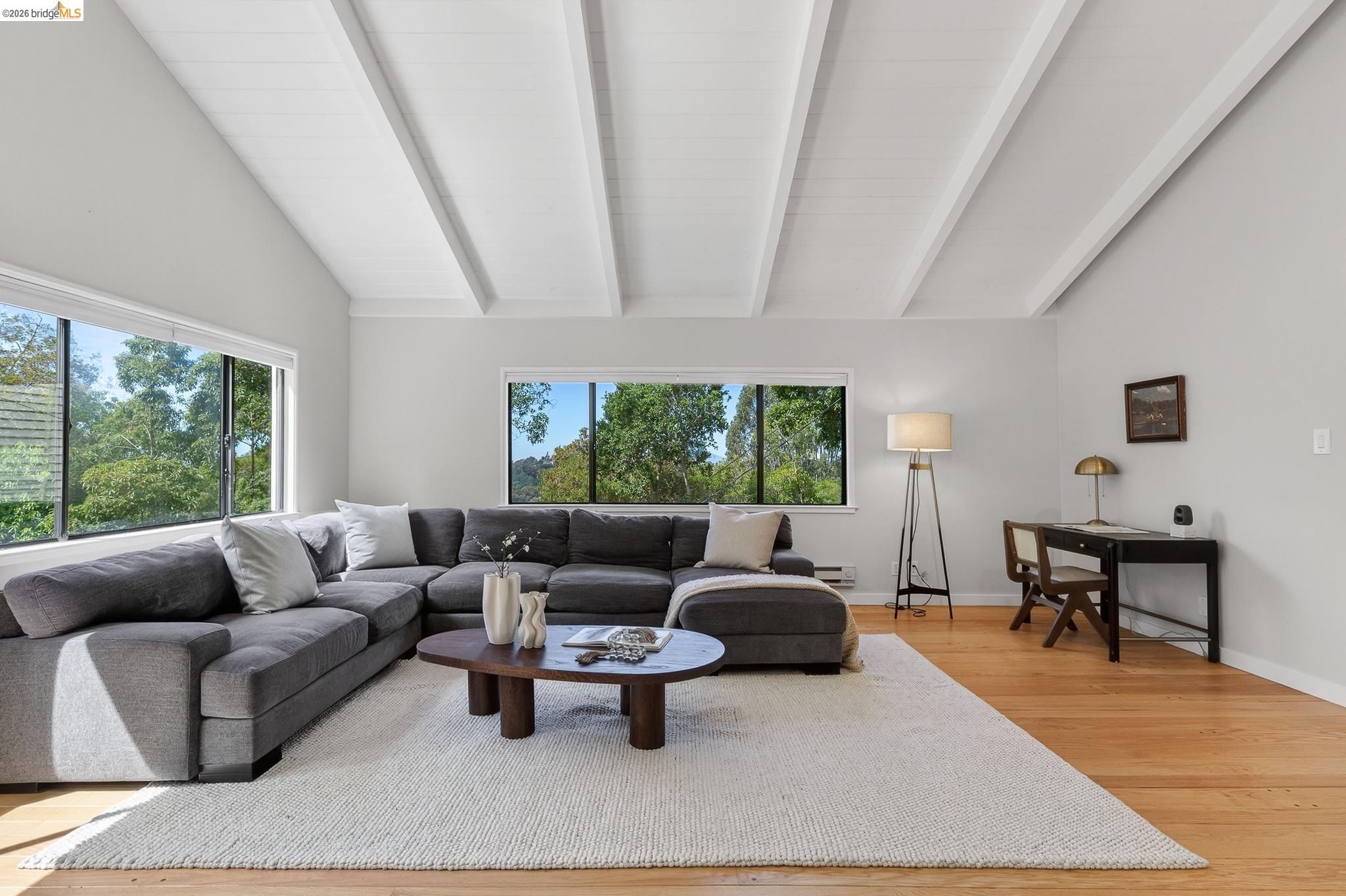 Detail Gallery Image 16 of 60 For 4451 Saint Andrews Rd, Oakland,  CA 94605 - 5 Beds | 3 Baths