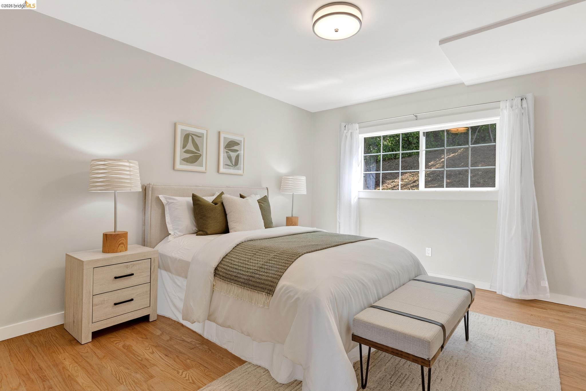 Detail Gallery Image 30 of 60 For 4451 Saint Andrews Rd, Oakland,  CA 94605 - 5 Beds | 3 Baths